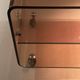 Chariot de service vintage en lucite fumé marron – Attribué à Michel Dum