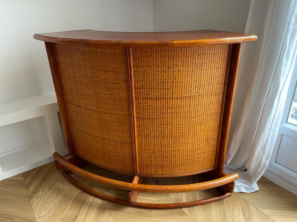 Vintage rattan bar