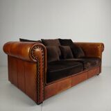 Canapé 2,5 places de luxe en peau de mouton faite à la main – par Lounge Atelier