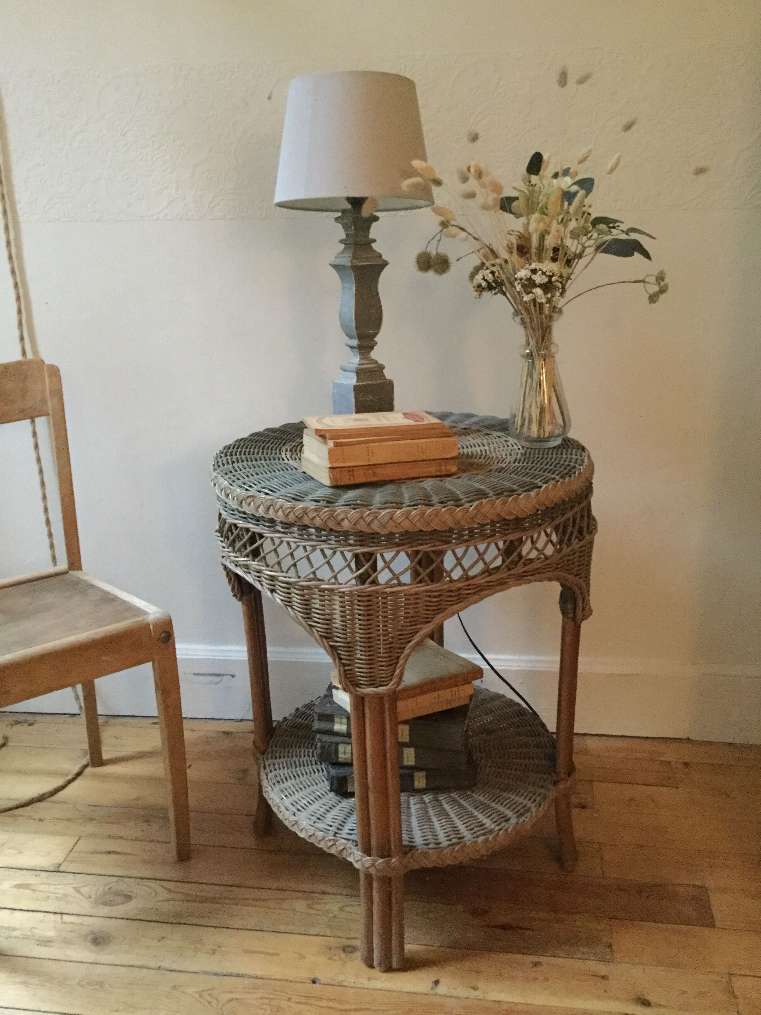Side round table in rattan