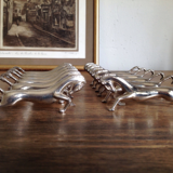 6 Metal horse knife holders