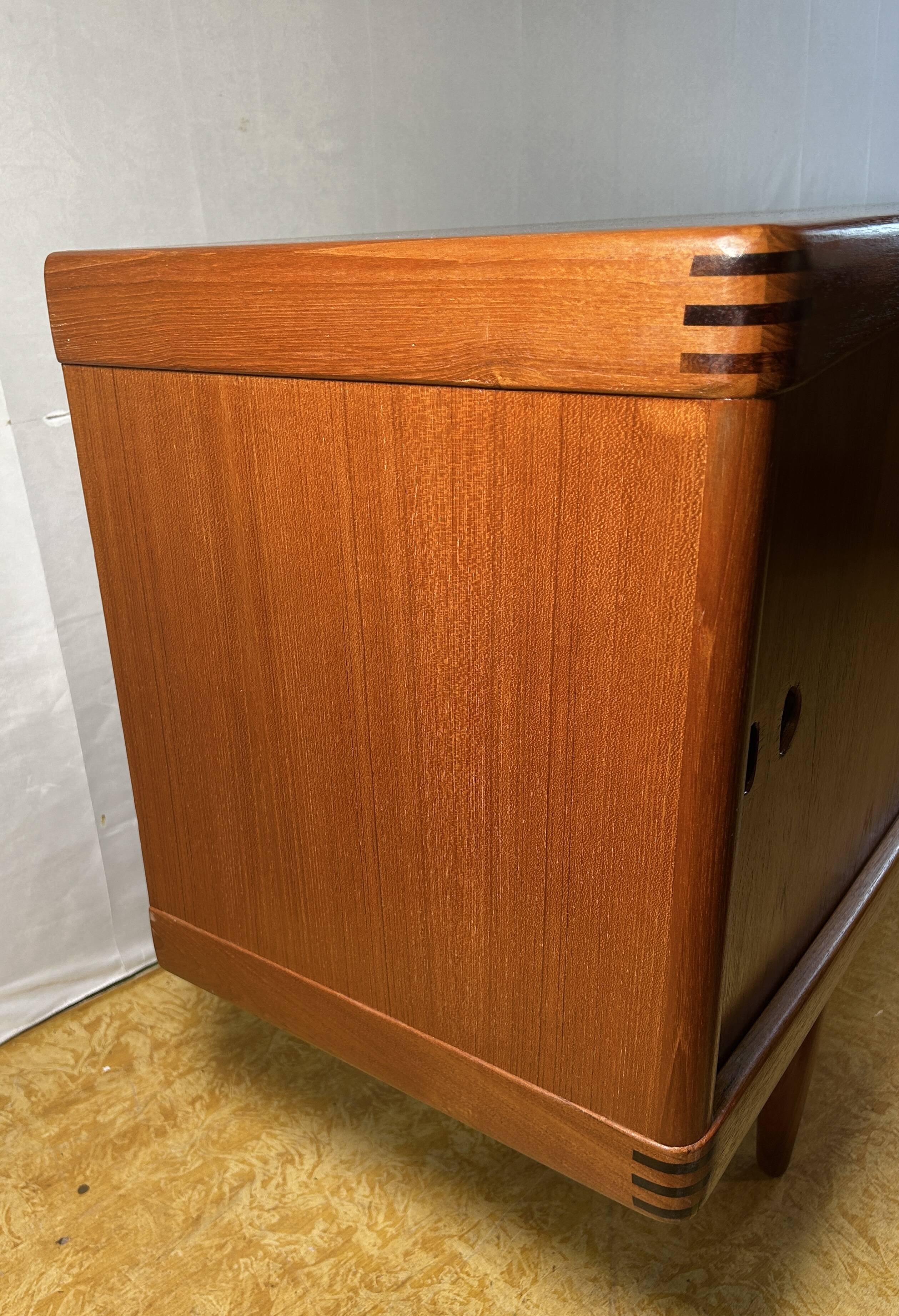 Danish Mid-Century Retro Vintage Teak Sideboard by Bramin – Design