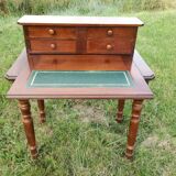 Tiered desk