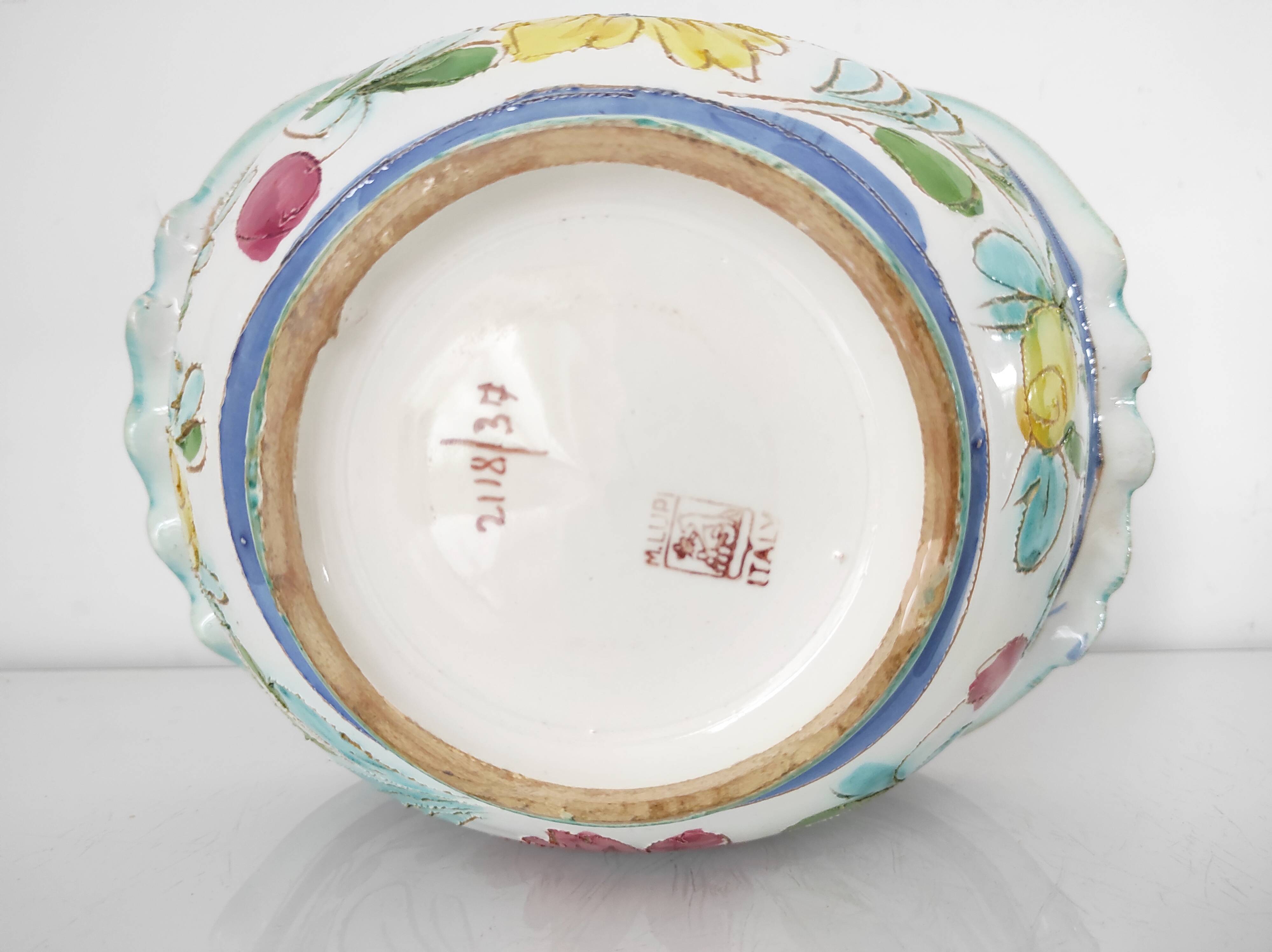 Pocket tray in the shape of a basket in italian ceramic