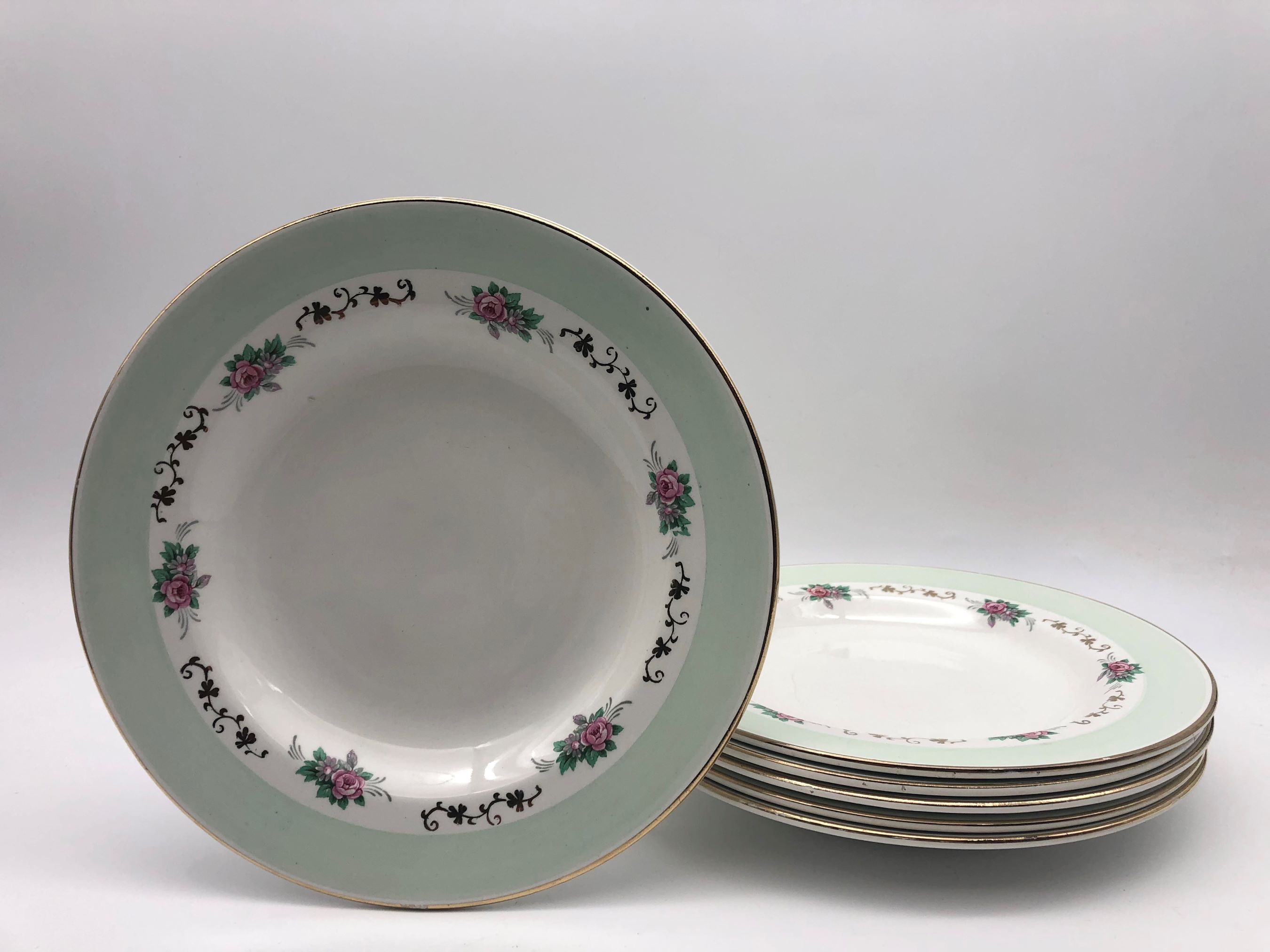 6 assiettes creuses estampillées “ l’amandinoise”