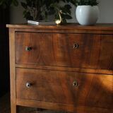 Low chest of drawers in 20th century walnut