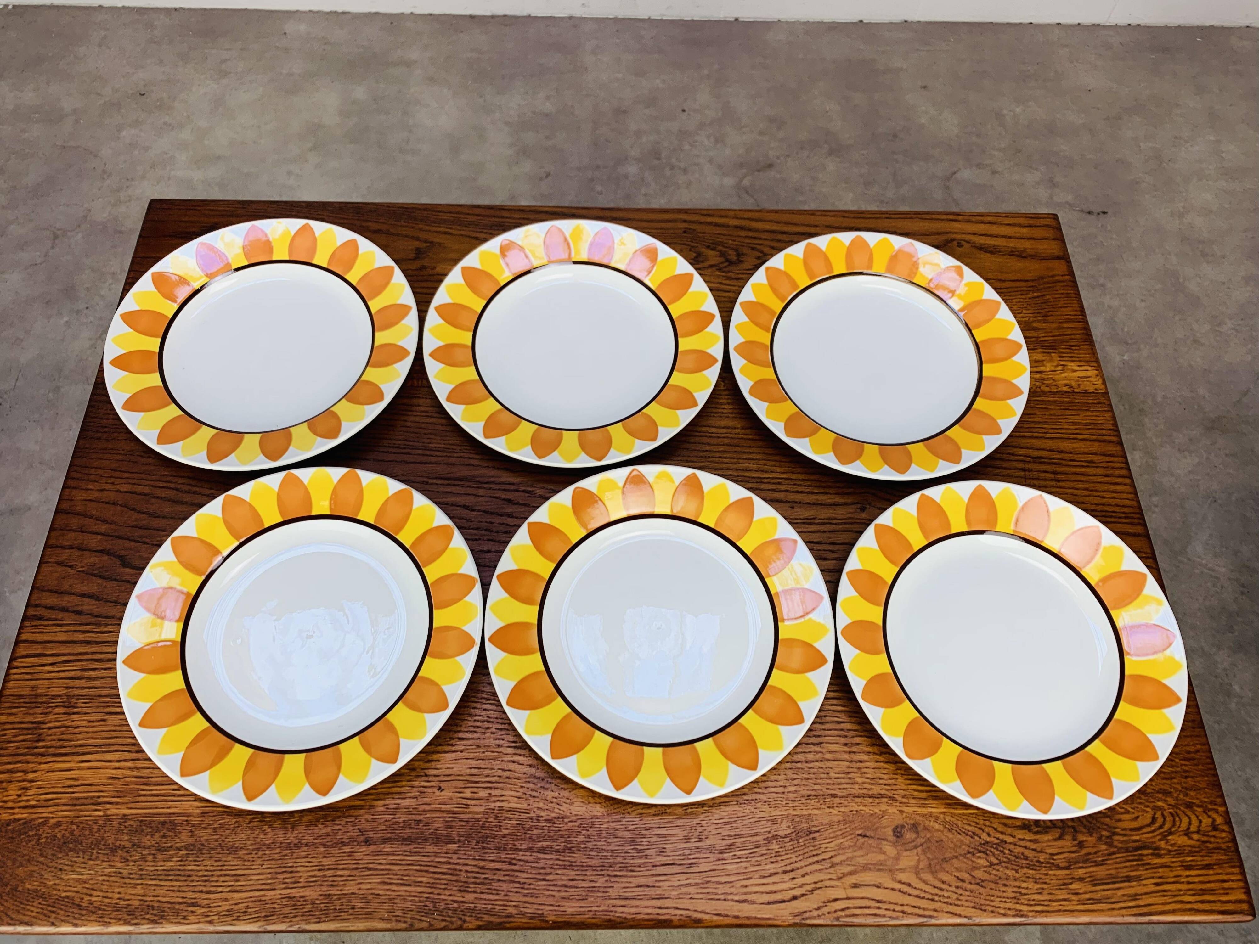 6 Sunflower dinner plates by Digoin Sarreguemines, vintage