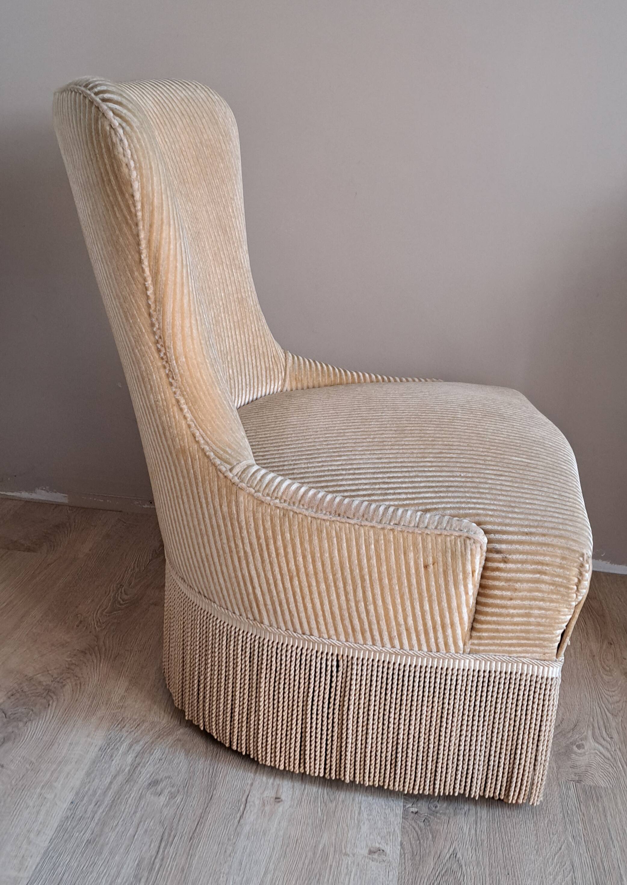 Velvet toad armchair