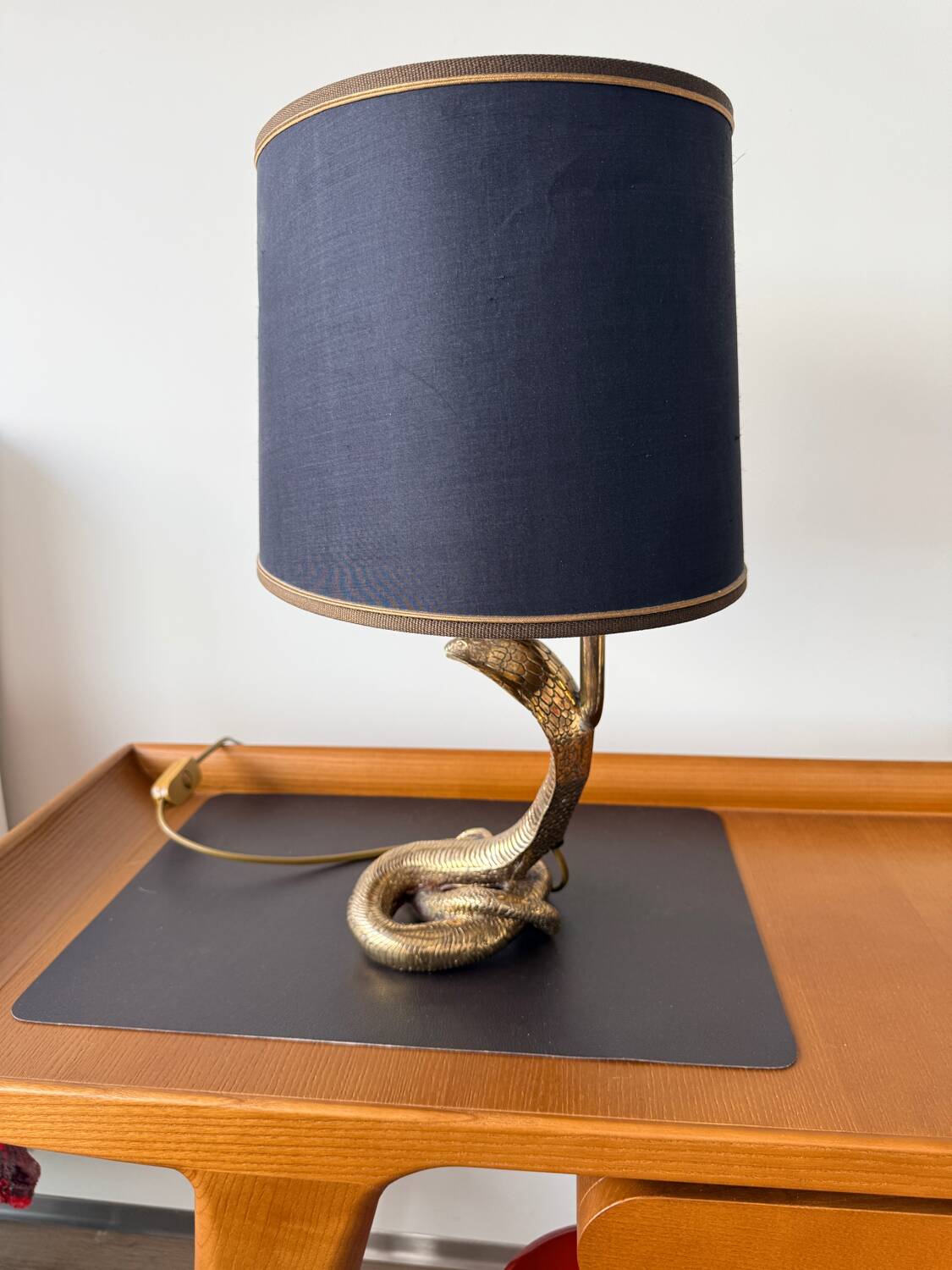 Cobra sculptural lamp in brass – Vintage French work, circa 19