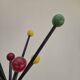 Portemanteau perroquet à boules colorées, 1950