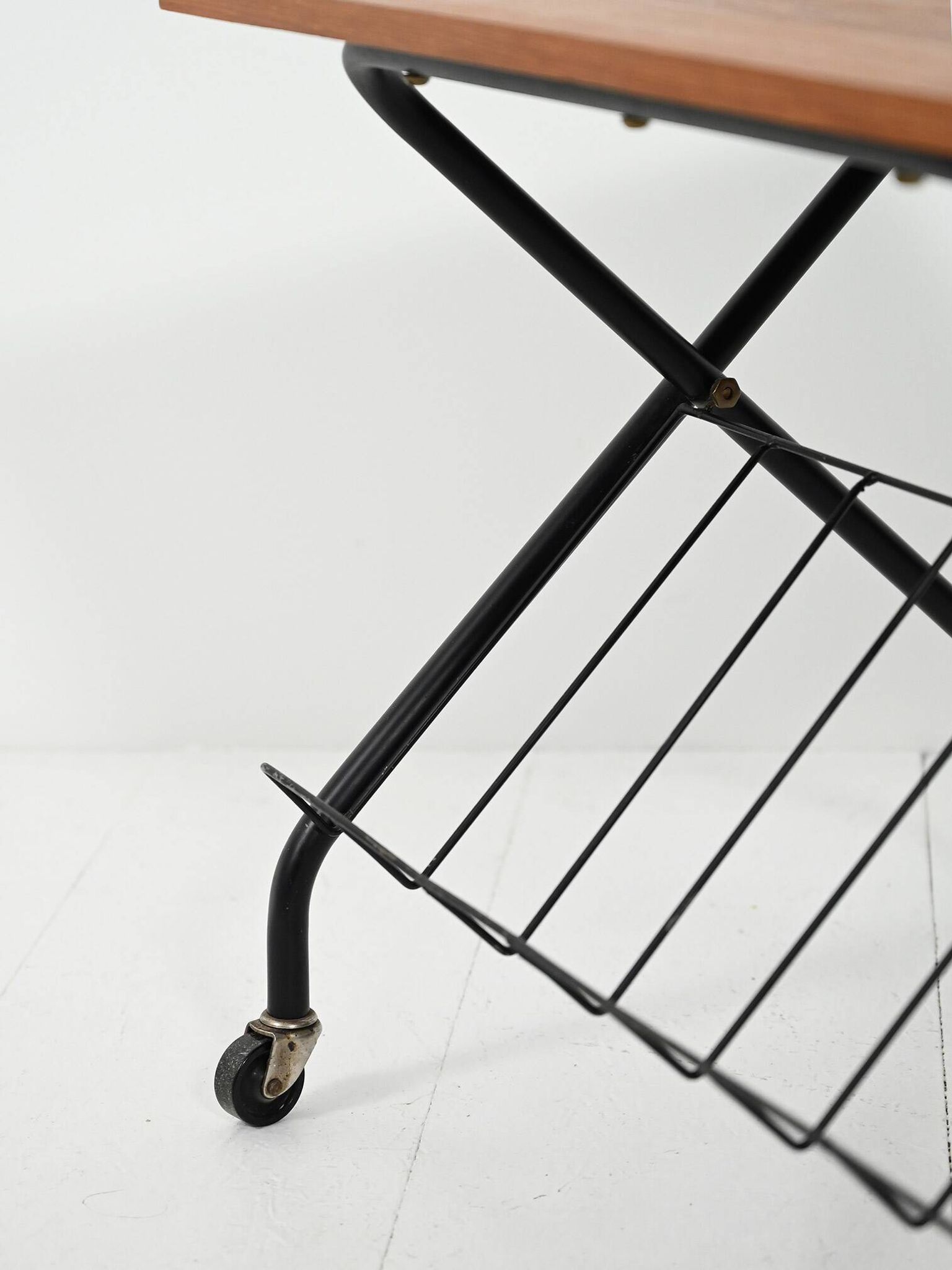 Table basse scandinave avec porte-revues, années 1960-70