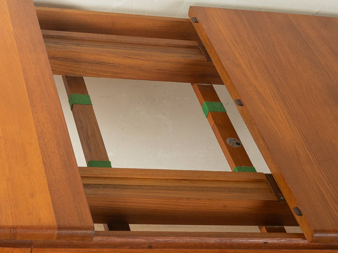 Glostrup Møbelfabrik | Grete Jalk – Extendable dining table, 1960s, teak