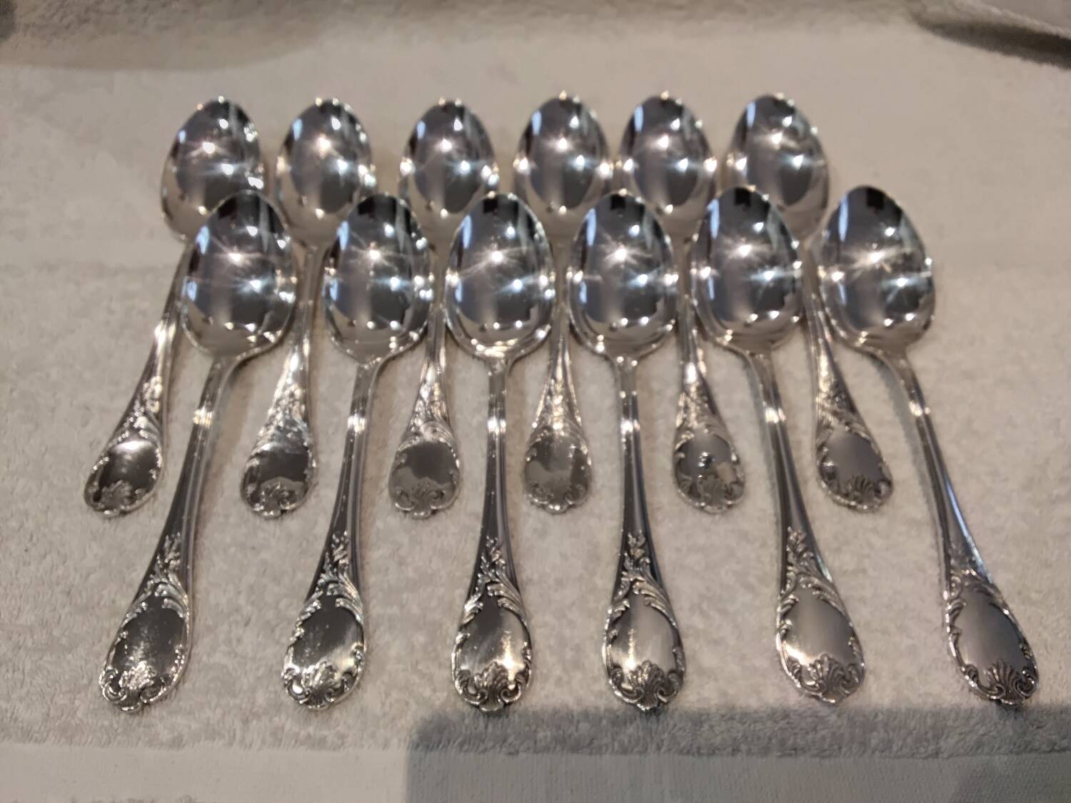12 silver plated soup spoons by Christofle Marly, 20.6 cm