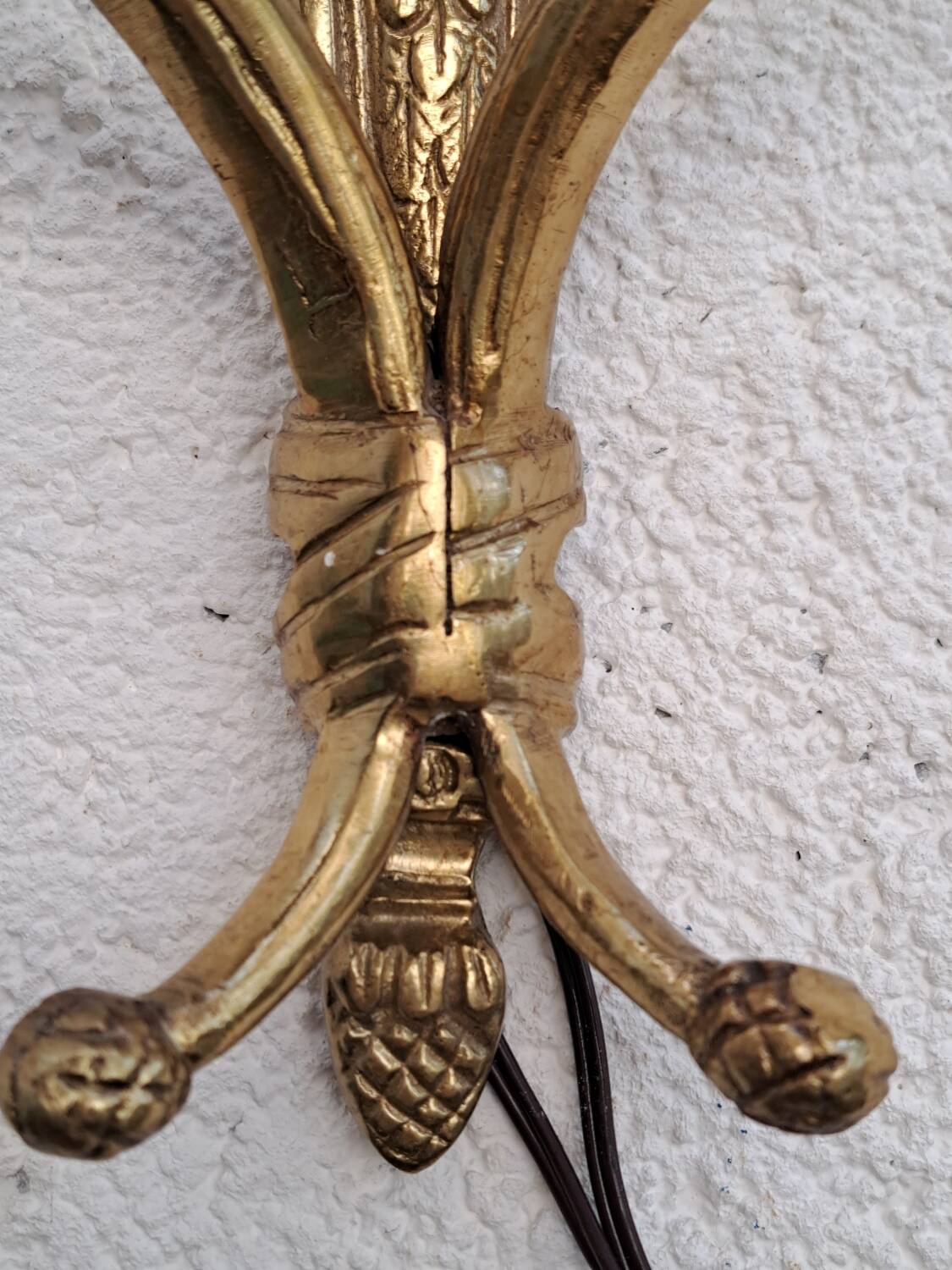 Gilded bronze wall lamp