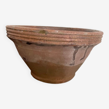 Old terracotta bowl D24