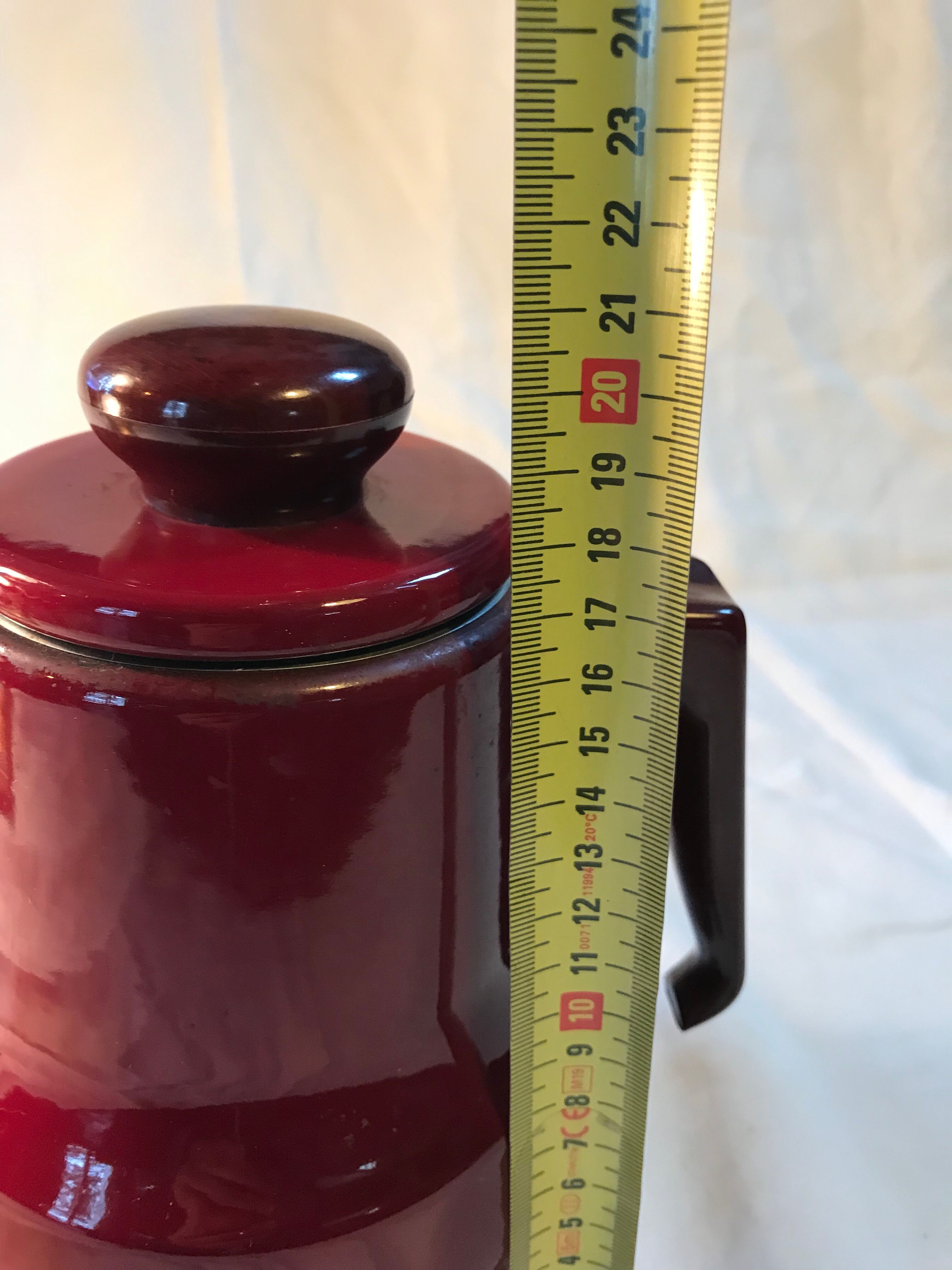 Vintage coffee maker in enamel and bakelite