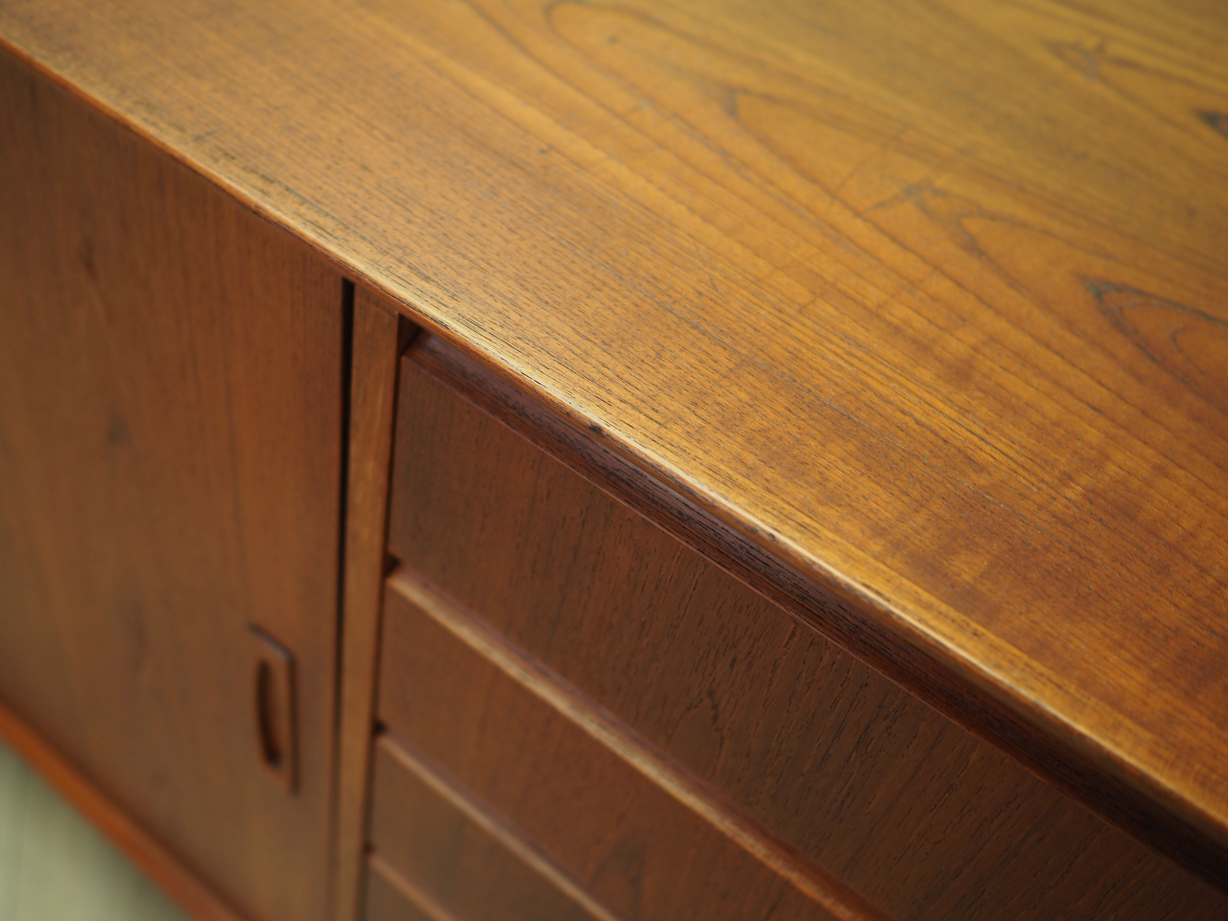 Enfilade en teck, design danois, années 1970, production: Danemark