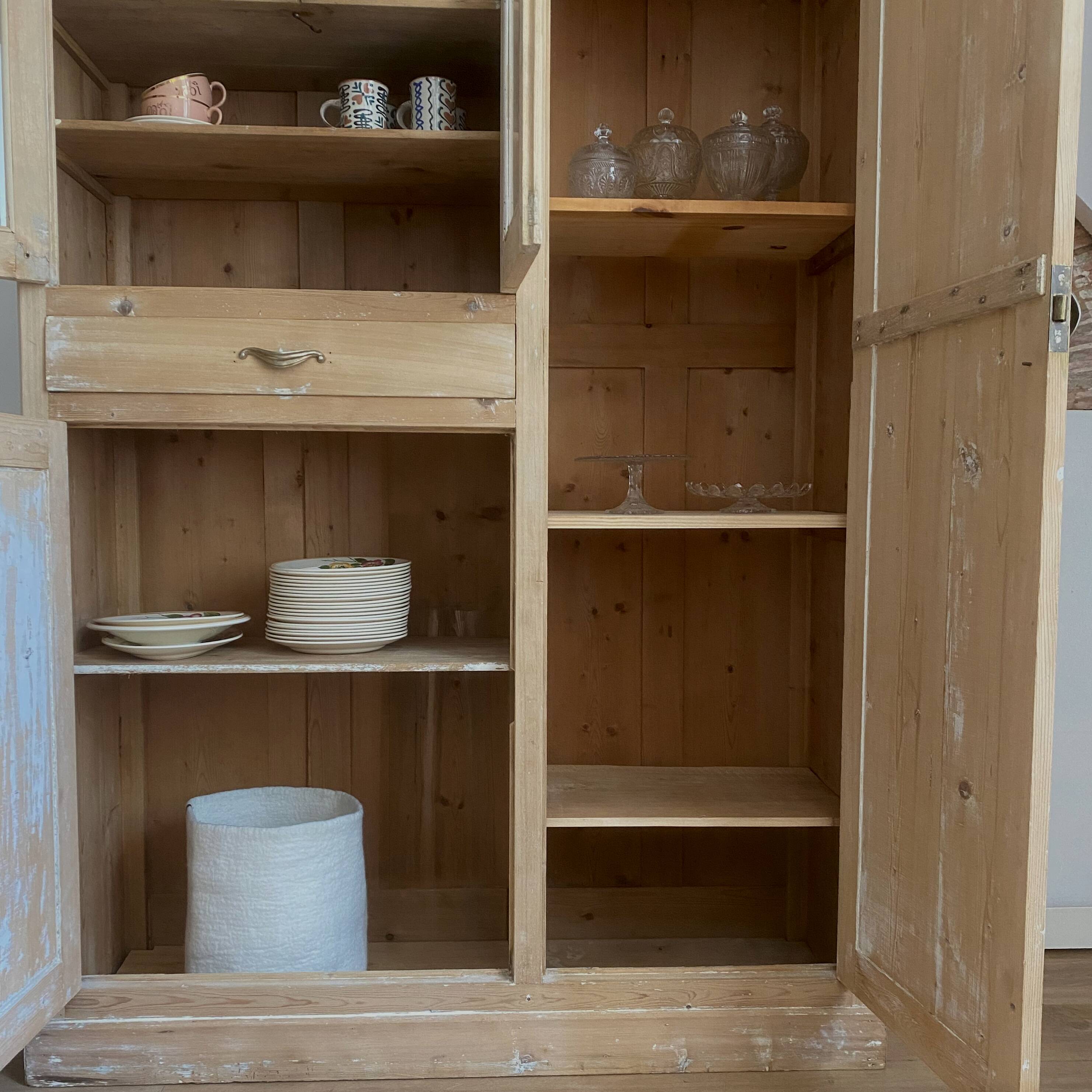 Display cabinet