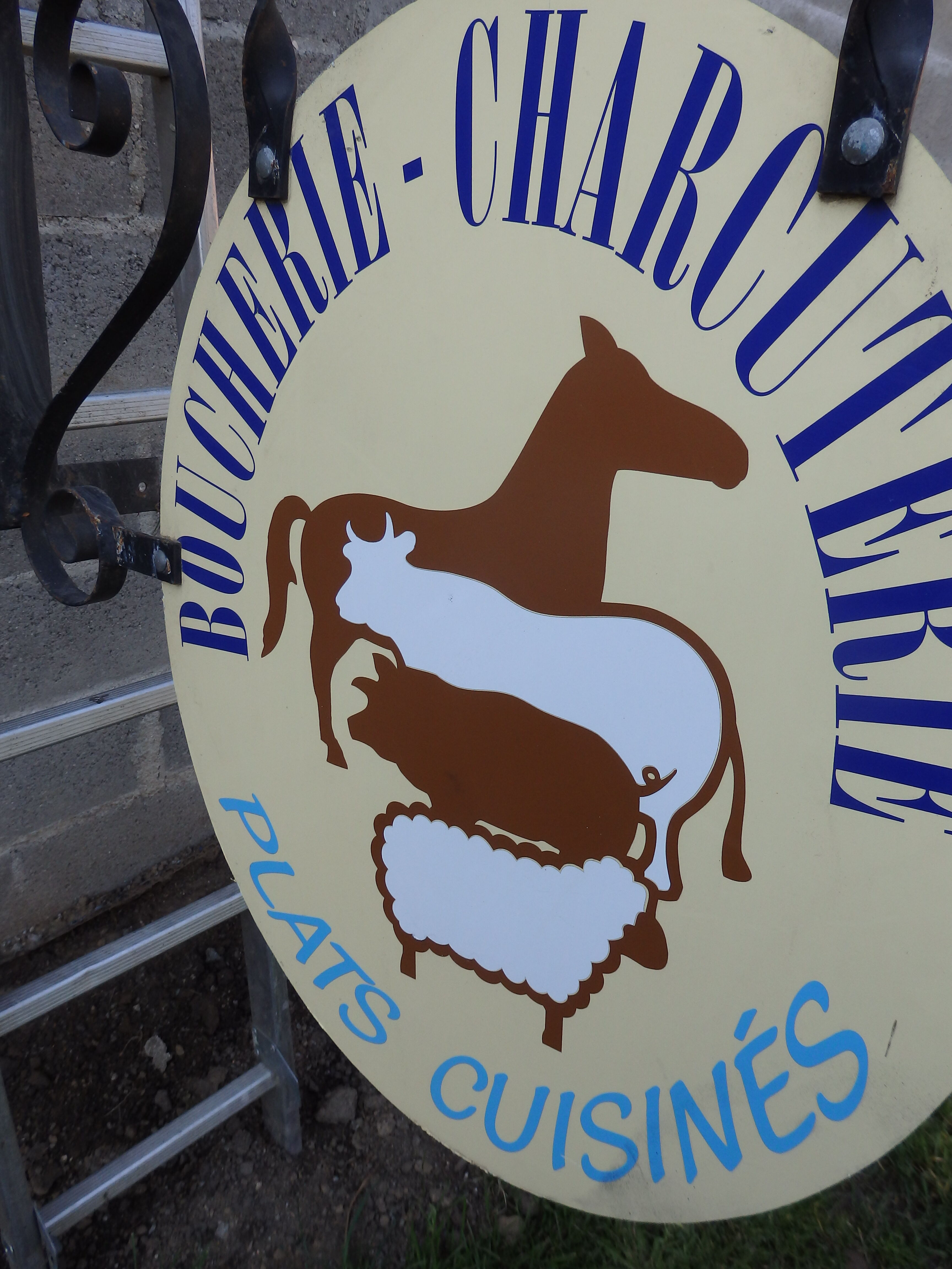 Ancienne enseigne boucherie charcuterie fer forgé