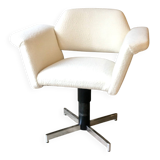 Prism armchair by Joseph-André Motte, Lelièvre fabric.