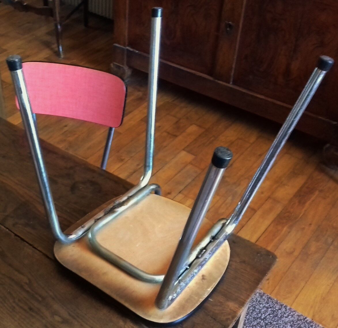 Lot 2 formica chairs