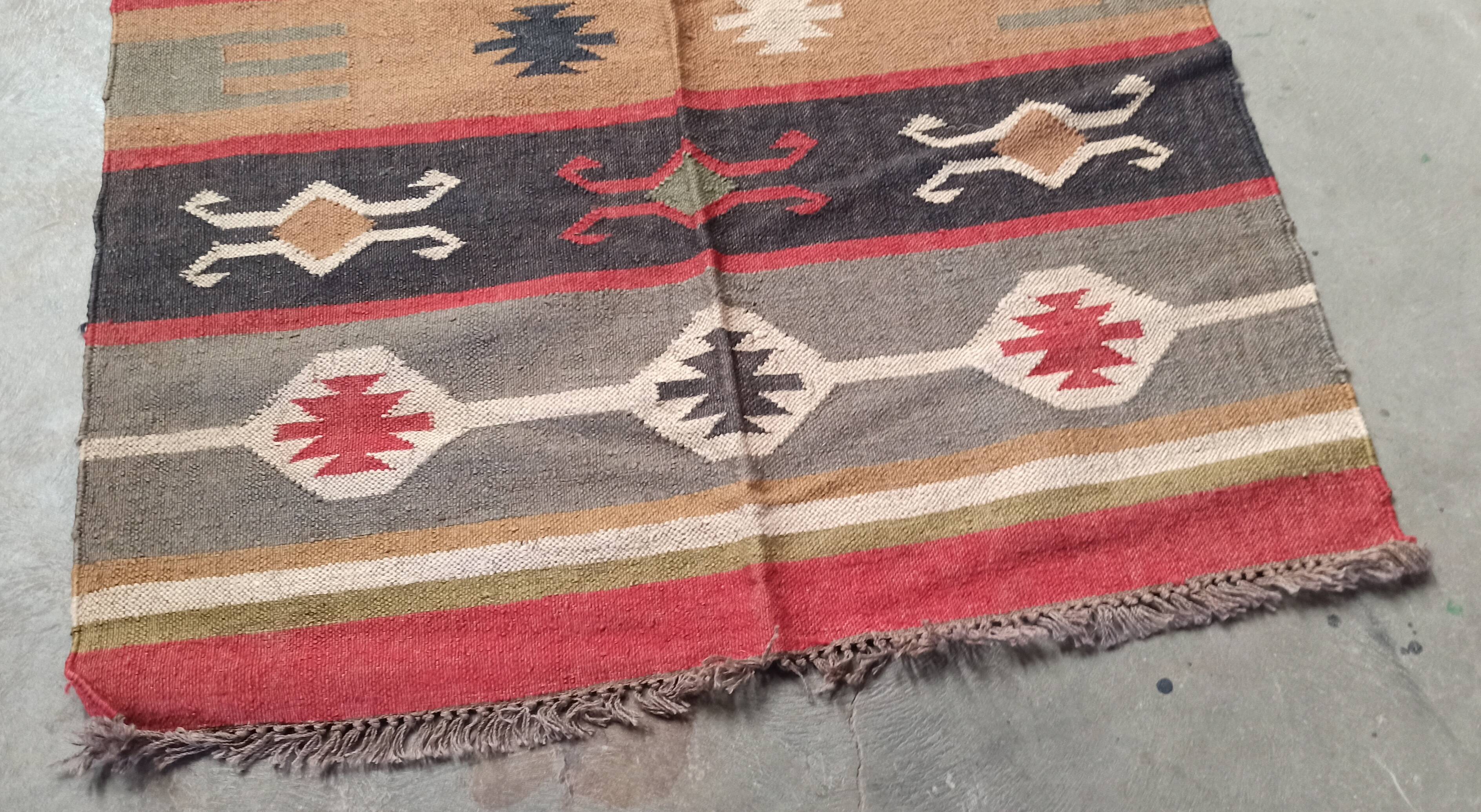 Kilim rug in jute and cotton. 125cm x 195cm