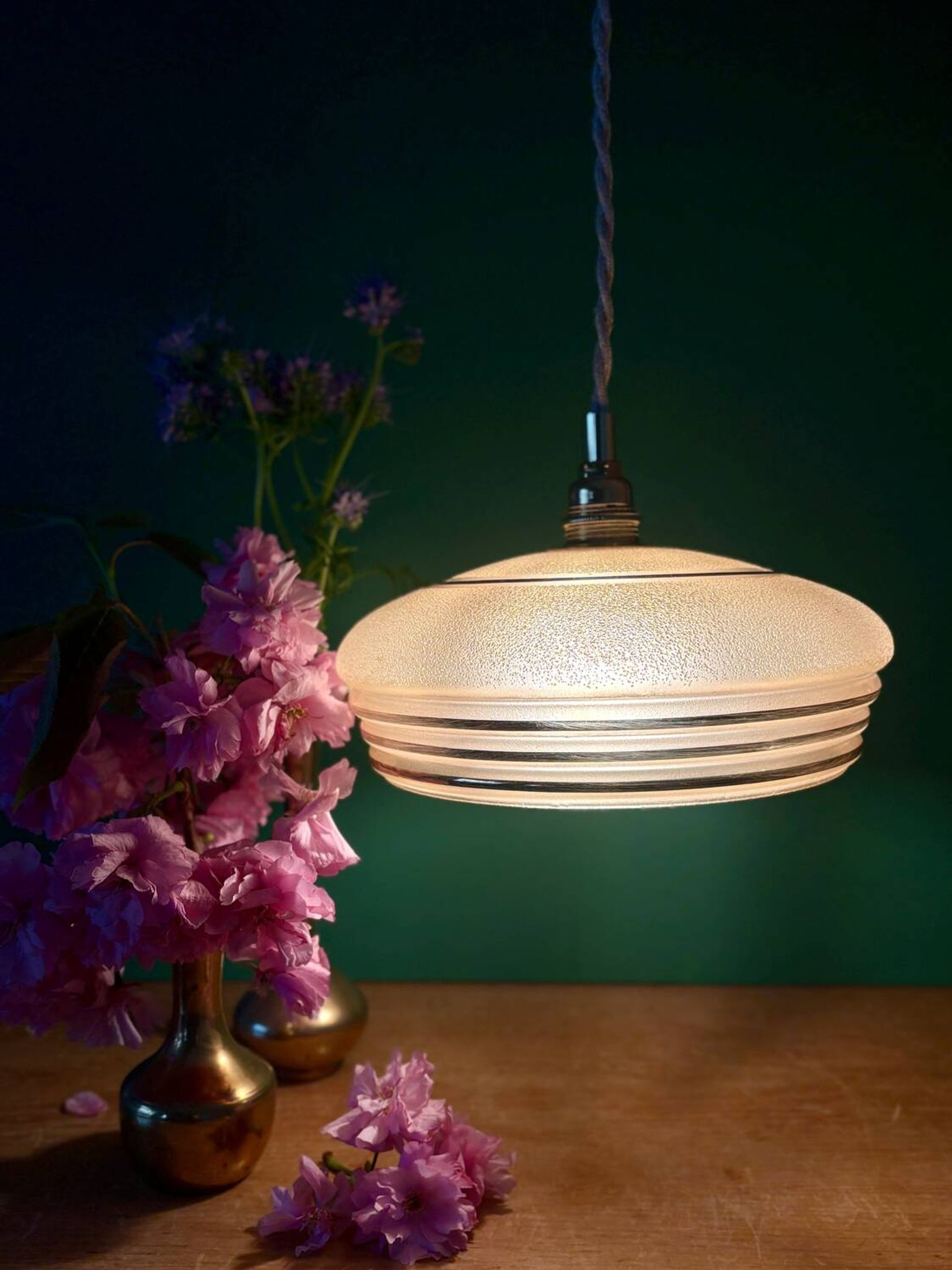 Suspension vintage lampshade in frosted yellow and gold glass