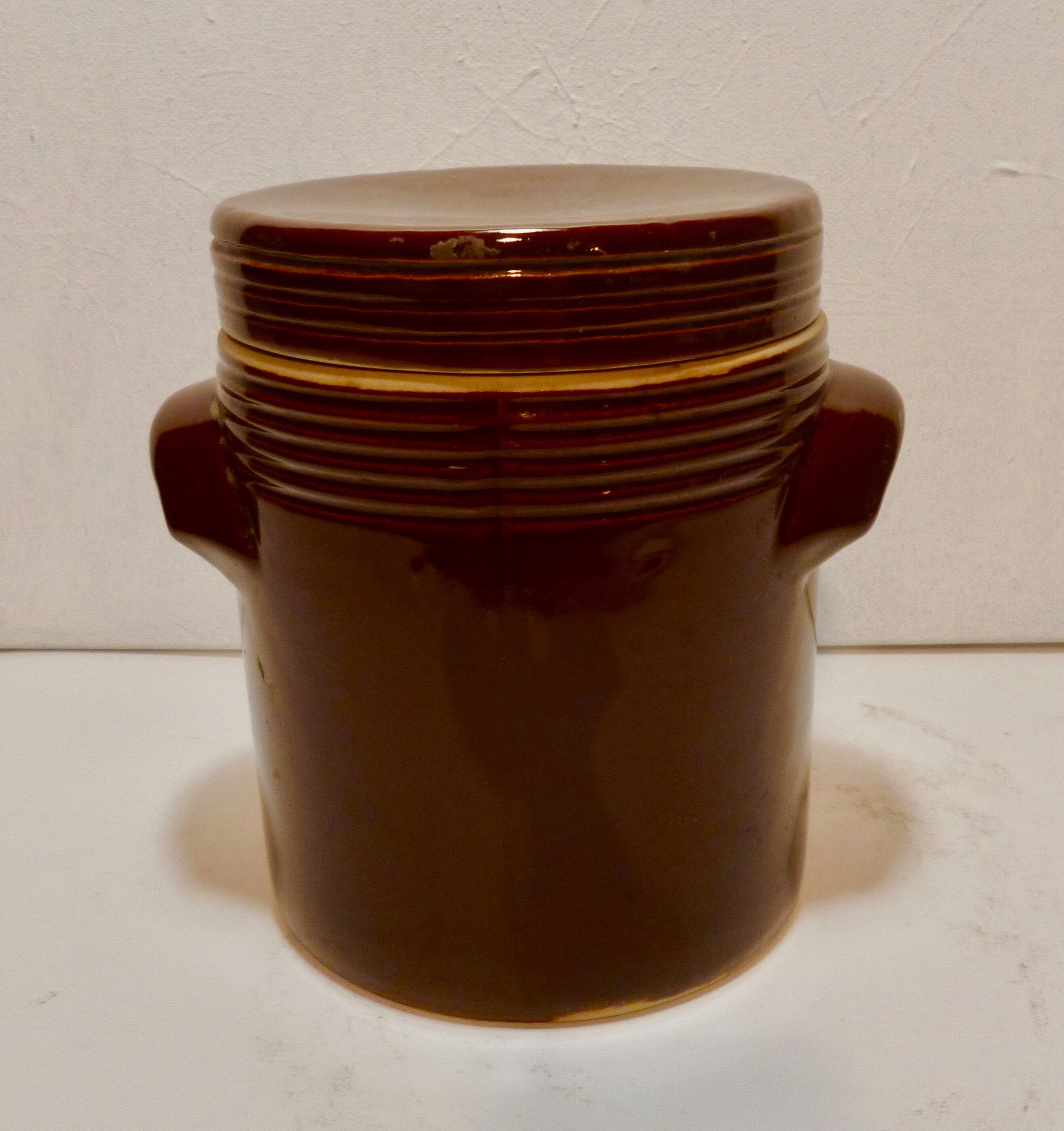 sandstone pot with lid