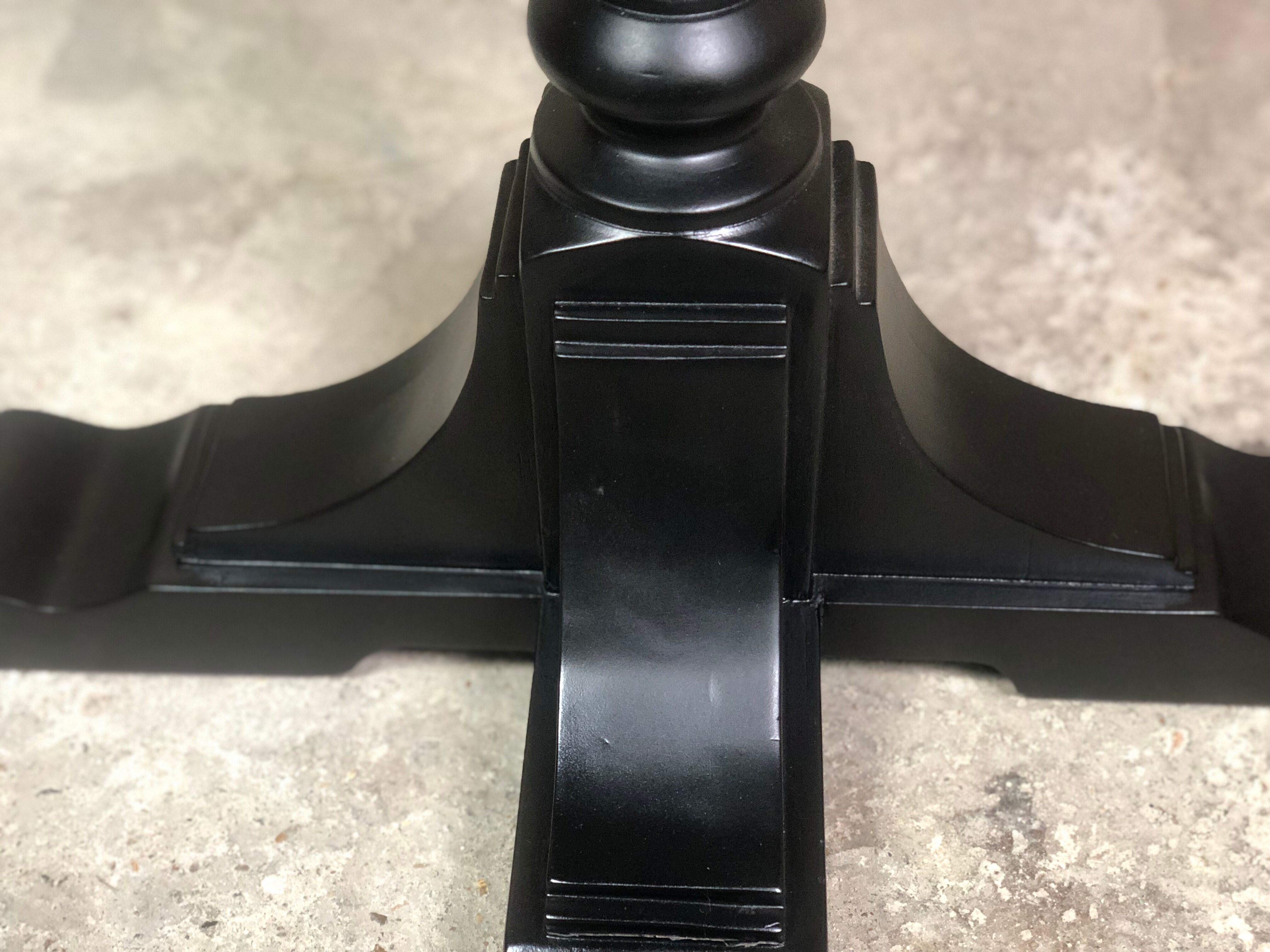 Bistro table in wood black foot and raw top