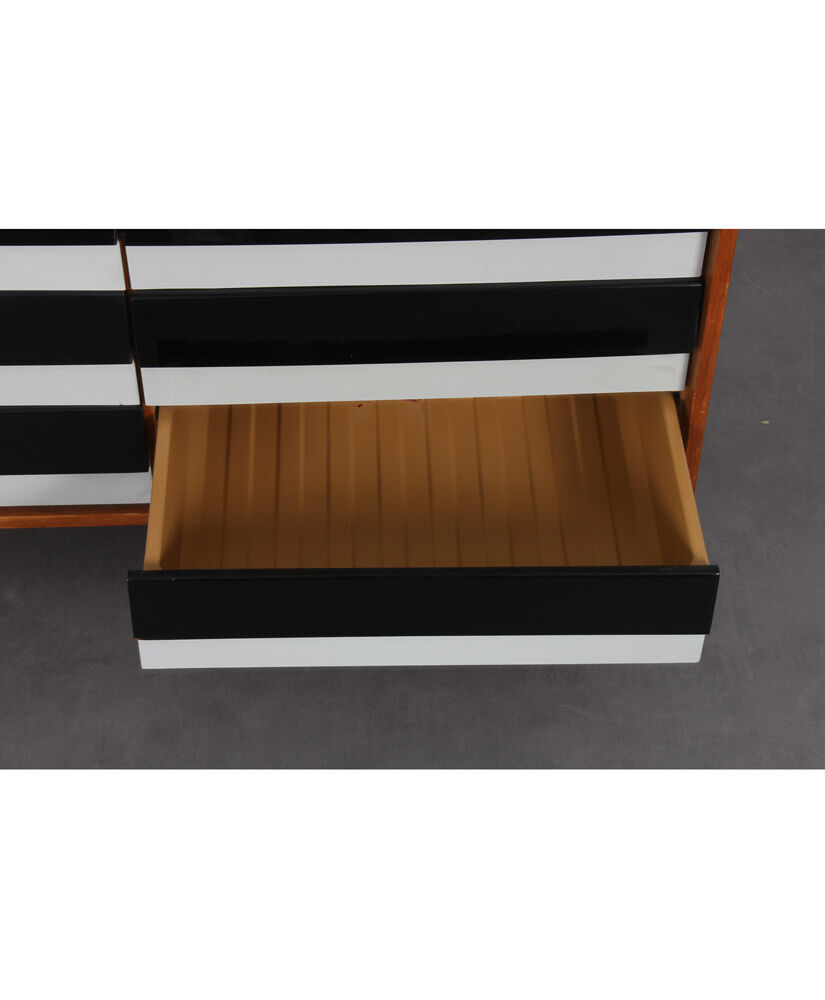 Dresser by Jiri Jiroutek, U-453 model dating from the 1960s