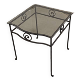 Petite table d'appoint en fer forgé et verre fumé