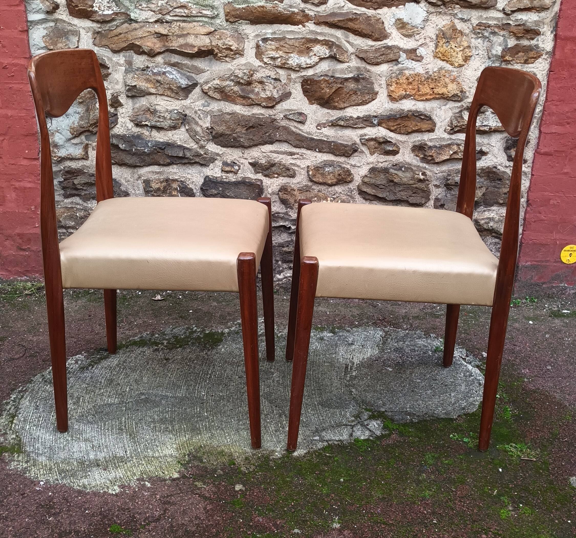 Pair of Danish chairs from the 1970s, Moller type.