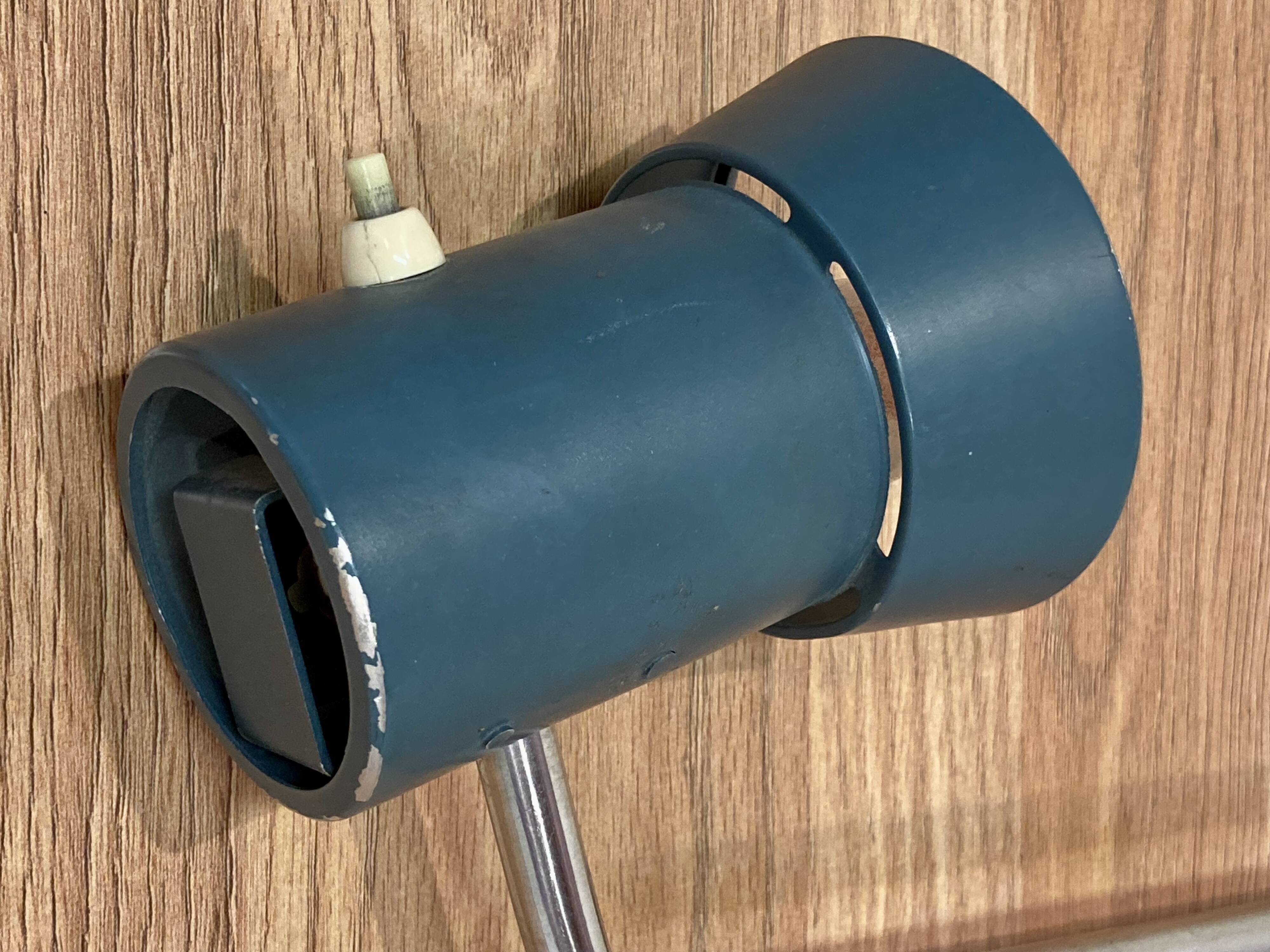 Large modular industrial lamp from the 1950s.