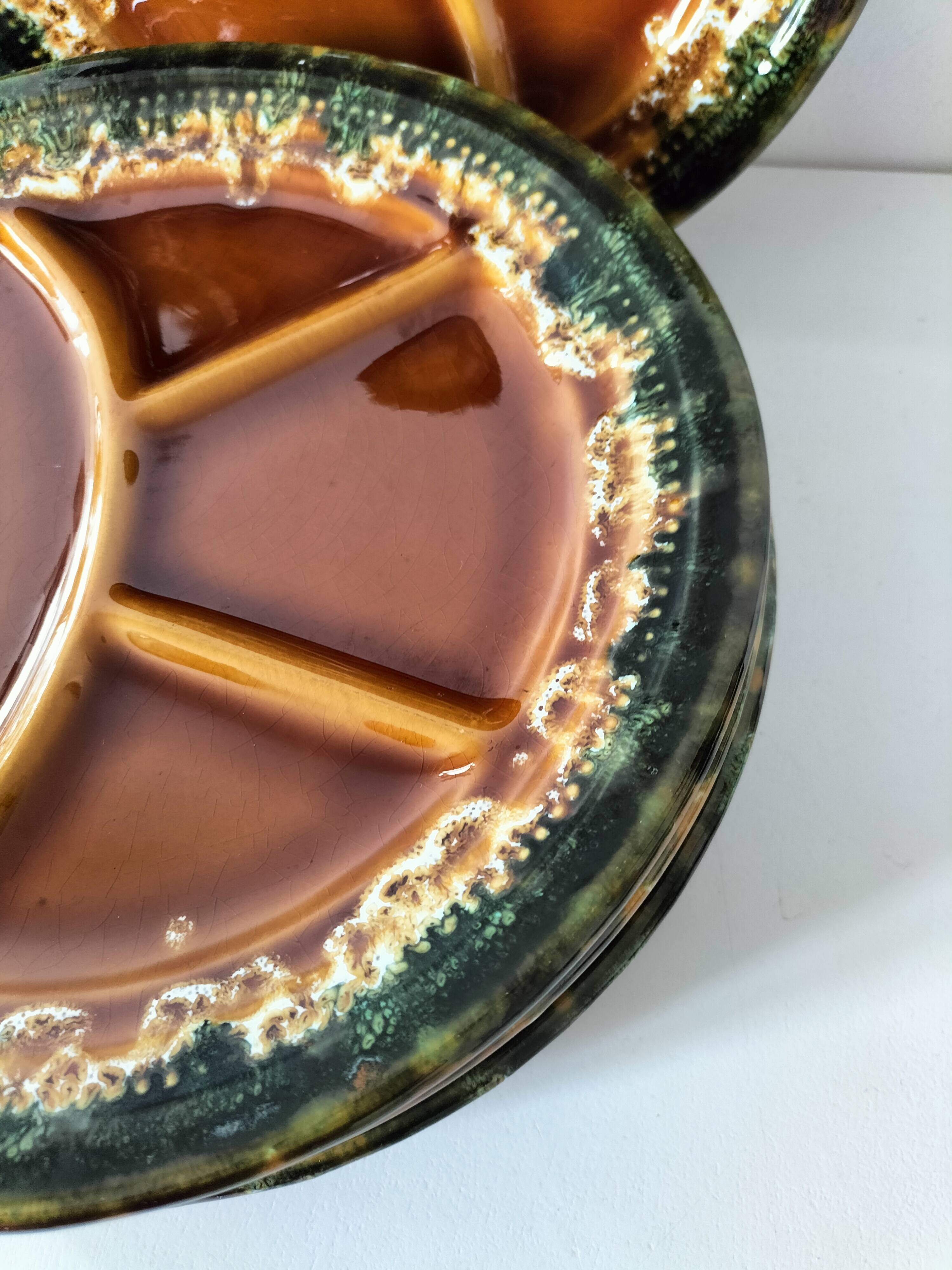 Set of 6 compartmentalised glazed ceramic plates, 1960s-70s.