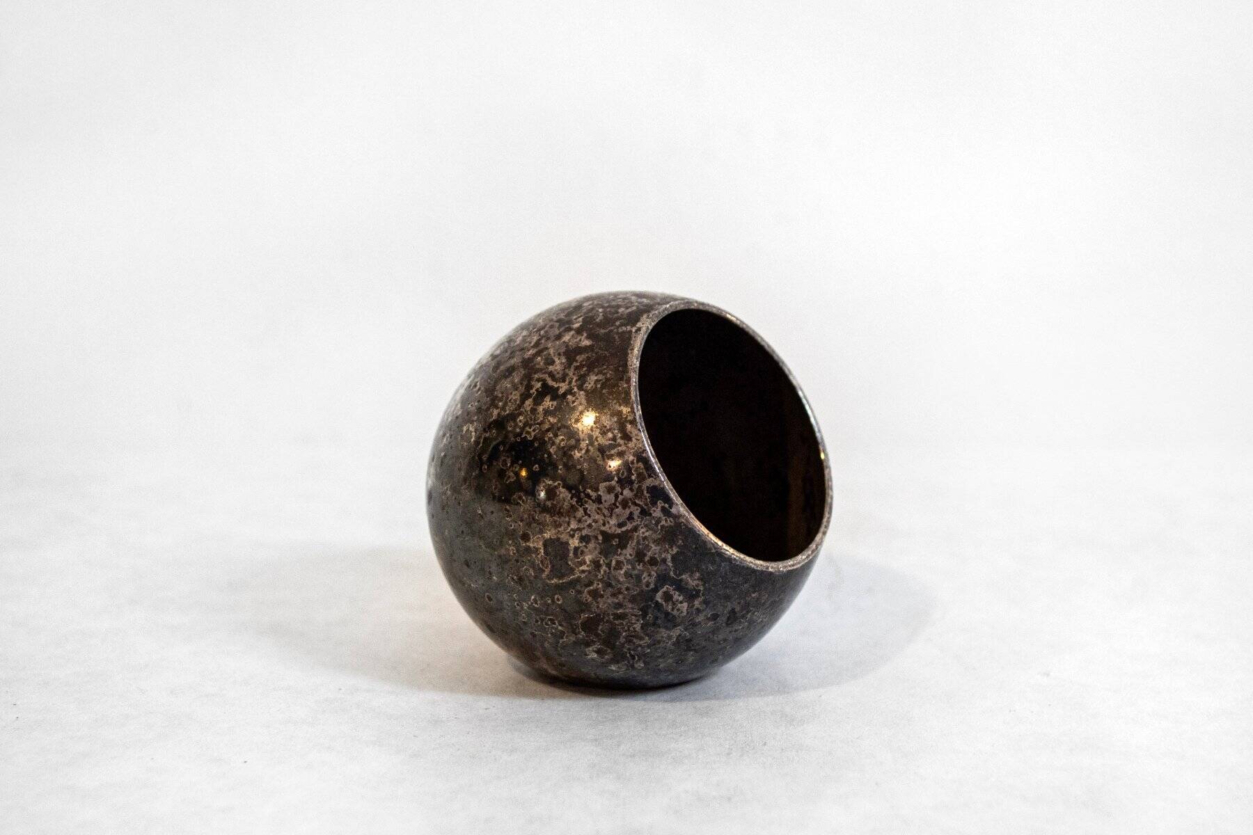 Silver-plated metal vase by Lino Sabattini for Argenterie Sabattini, 1970.