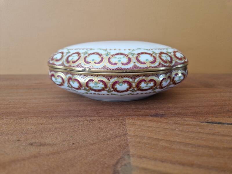 Theodore Haviland - Mousseline porcelain bonbonnière - Limoges 1900