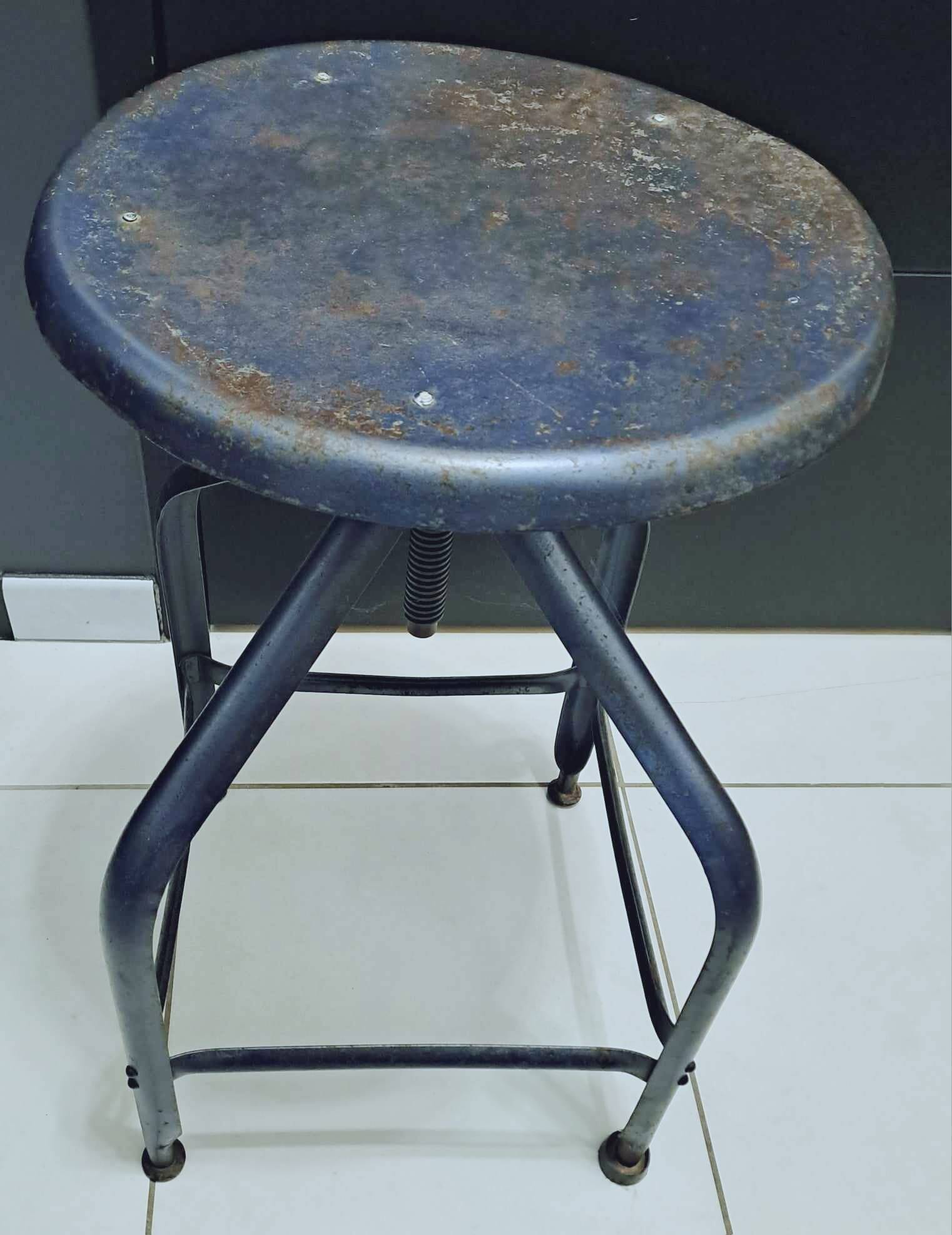 Height-adjustable industrial metal stool