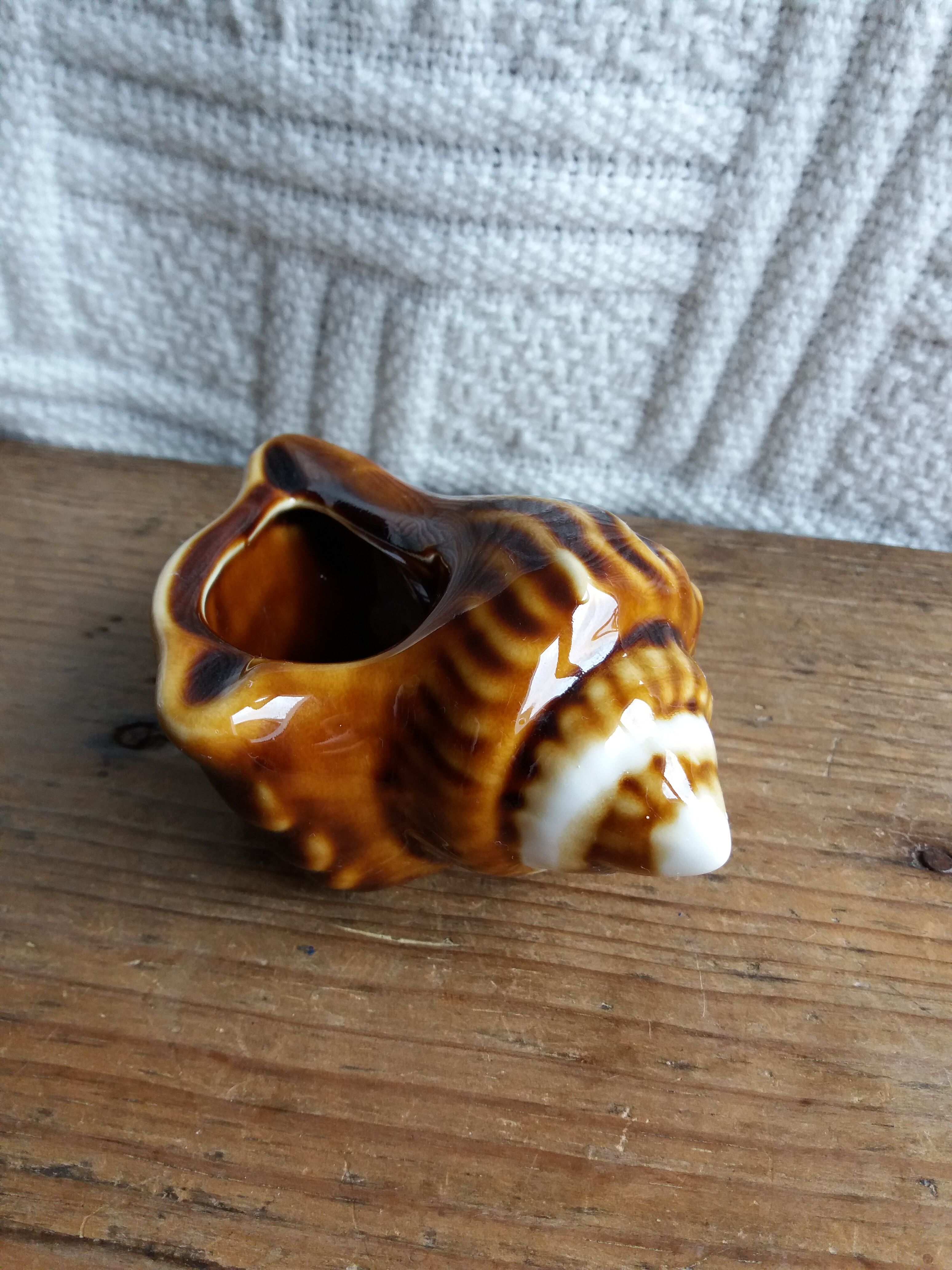 Ceramic shell ashtray