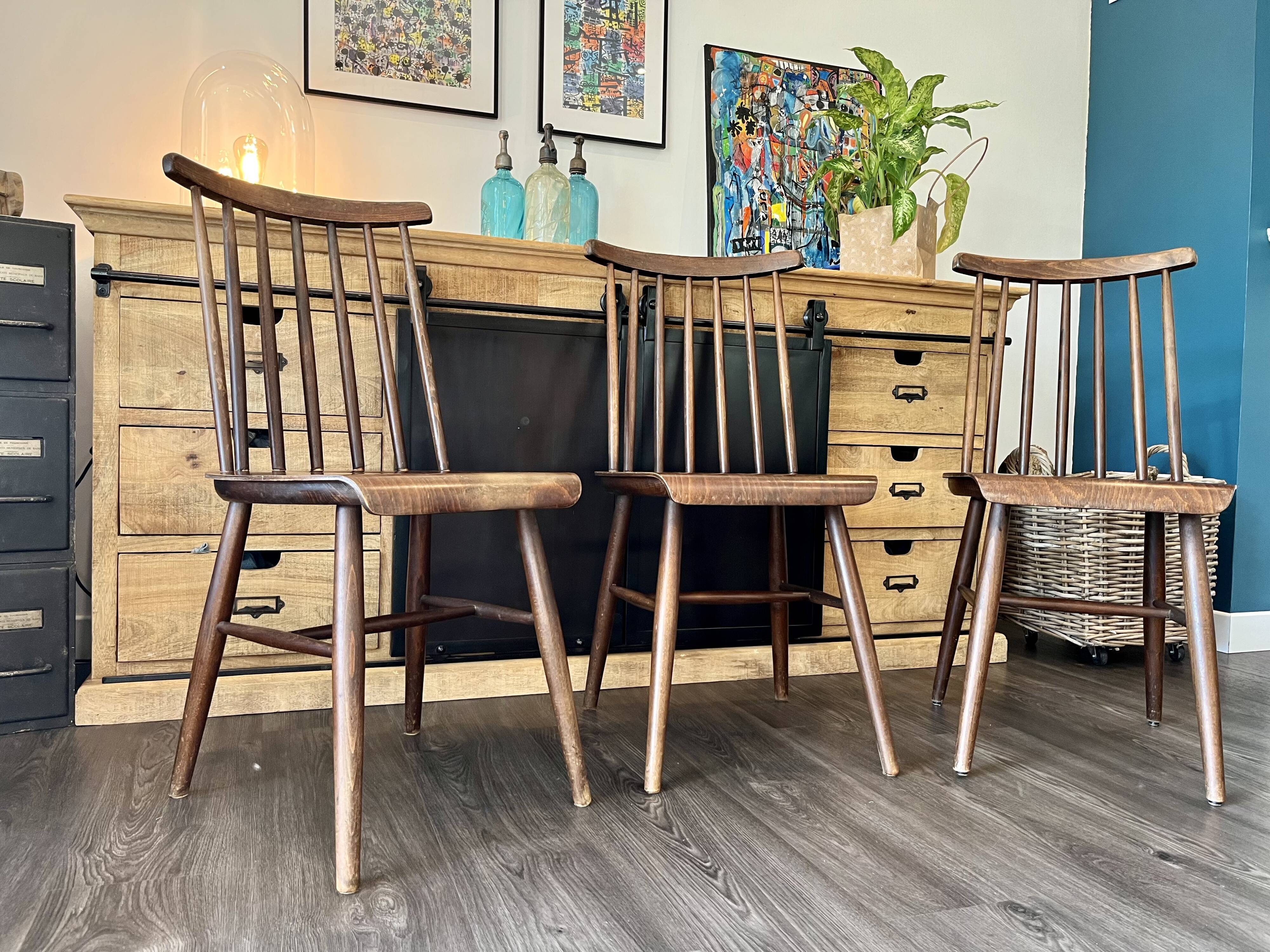 Trio de chaises bistrot fanett d'Ilmari Tapiovaara