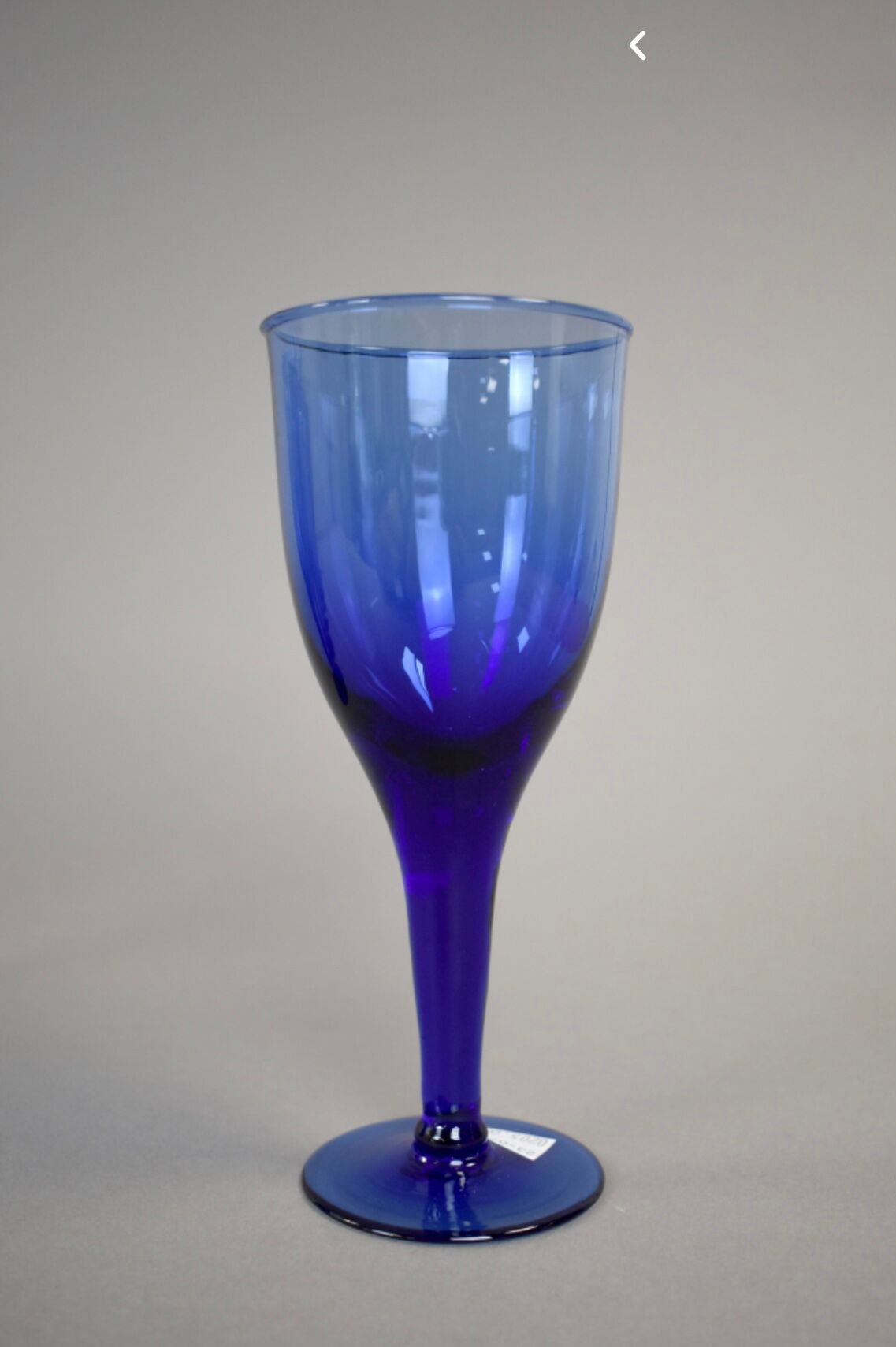Suite of 8 cobalt bubble glass foot glasses
