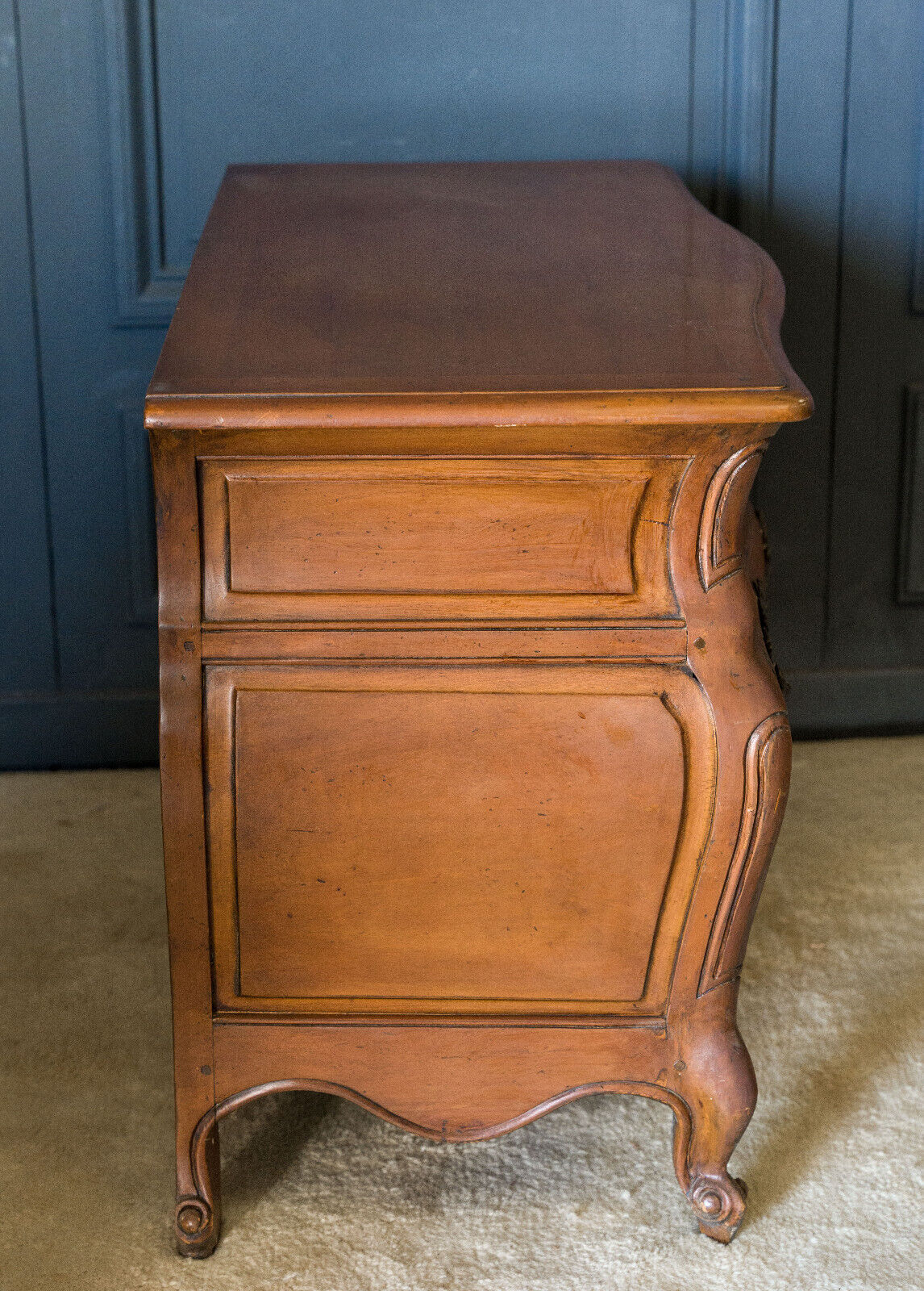Walnut chest of drawers Louis XV style 3 drawers Bronze handles Mid-twentieth