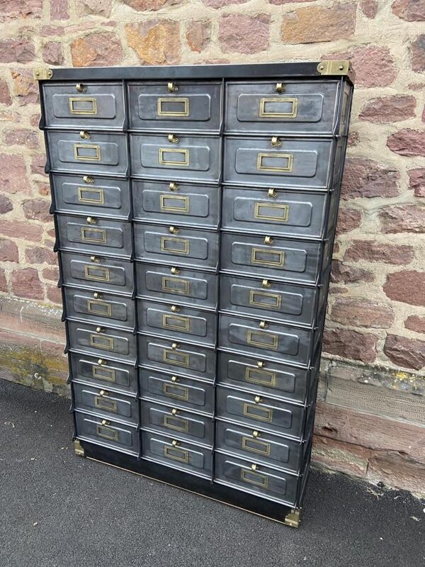 Meuble d'Archivage industriel 30 clapets Strafor 1920s