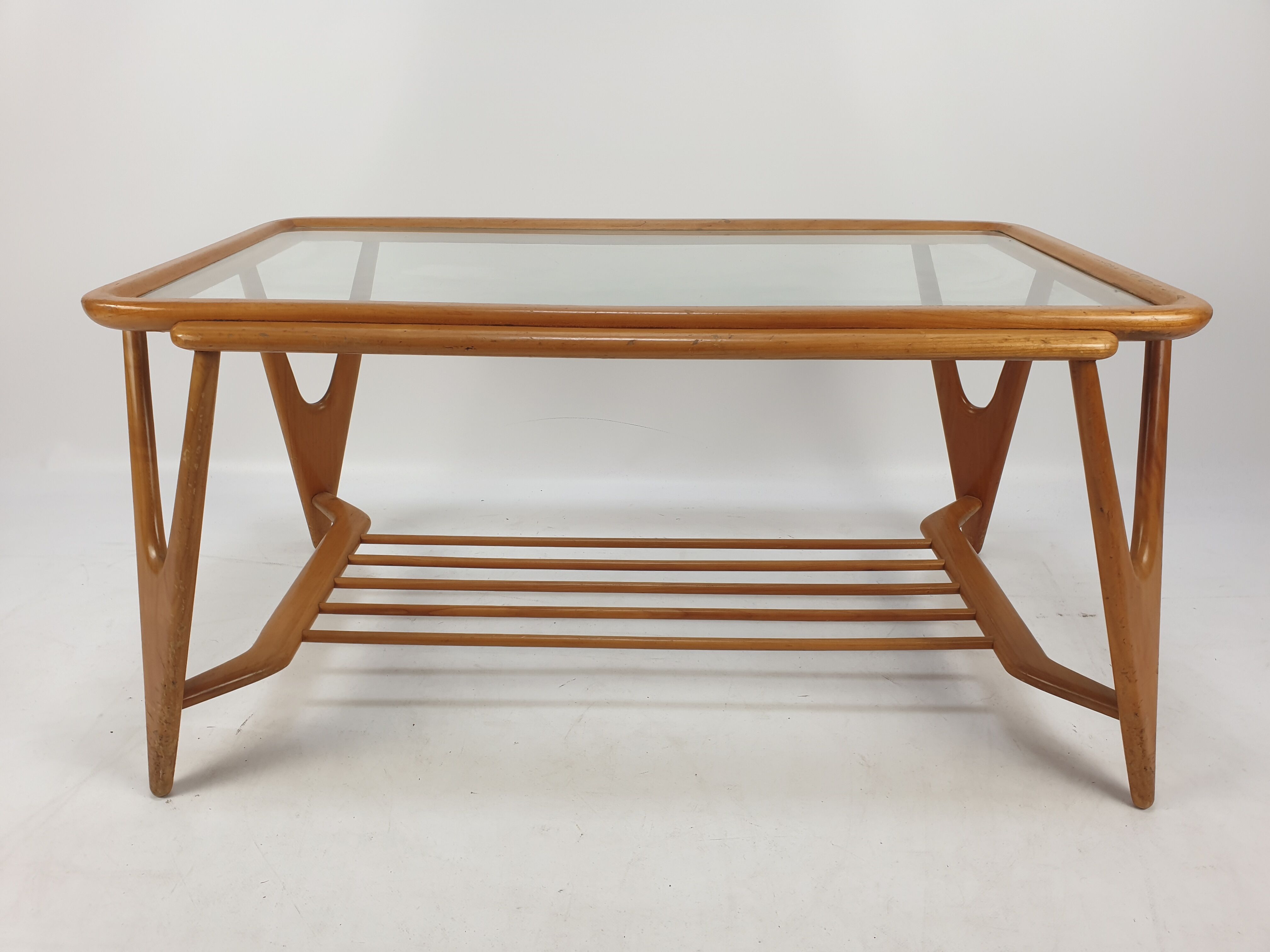 Italian walnut mid-century modern coffee table, 1950s