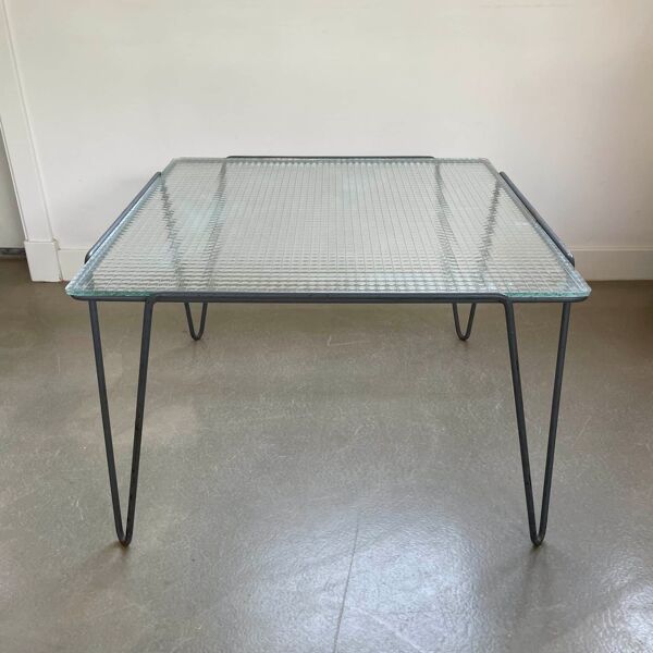 Table d'appoint ou table basse minimaliste de style industriel, Arnold Bueno de Mesquita, années 1950