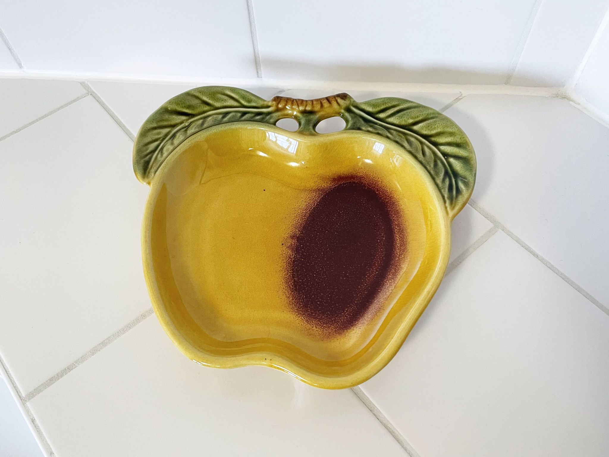 Vintage Secla Majolica apple-shaped platter, made in Portugal.