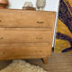 Commode vintage bois pieds compas