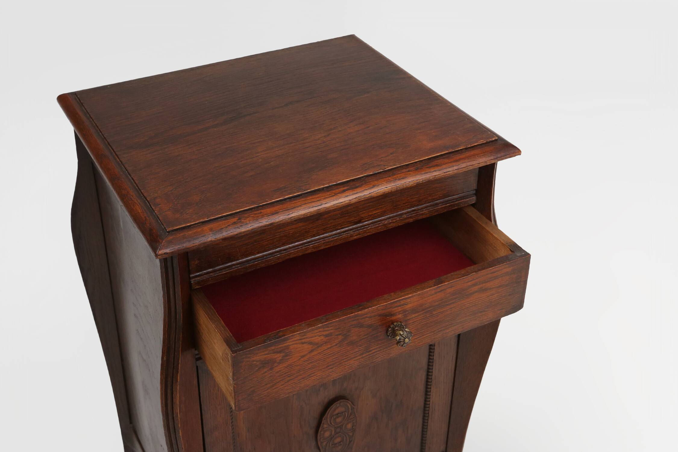 Art Nouveau night stand in oak, France ca. 1910