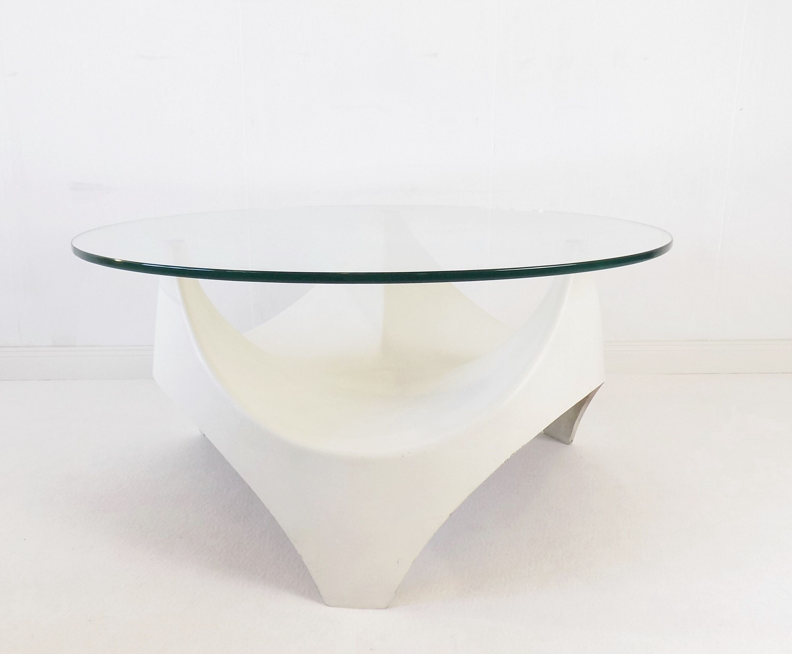 Table en verre opale années 1960