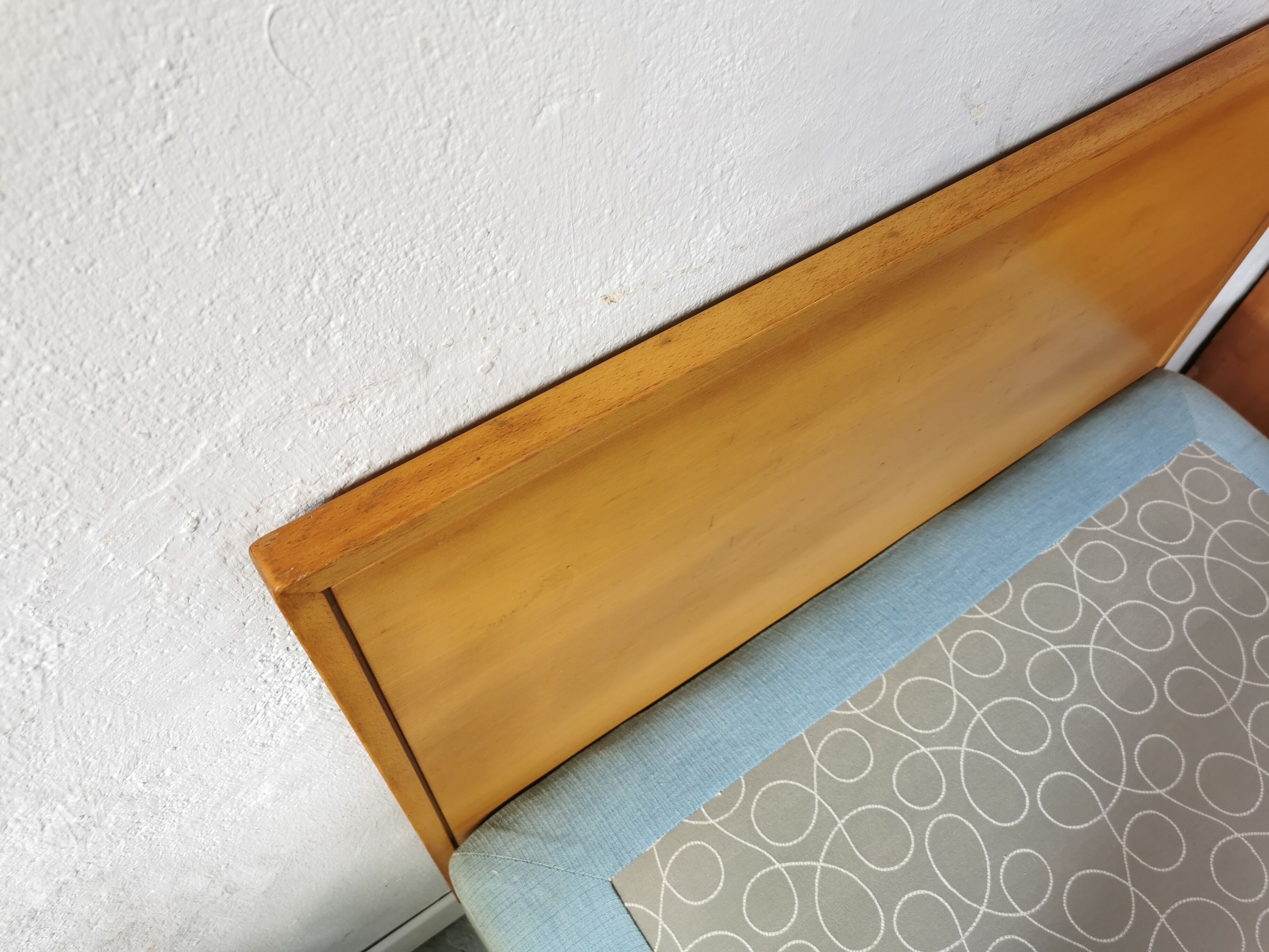 Vintage Scandinavian bed and lamp signed NK 1959
