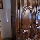 Armoire ancienne chêne massif entièrement chevillée très bon état